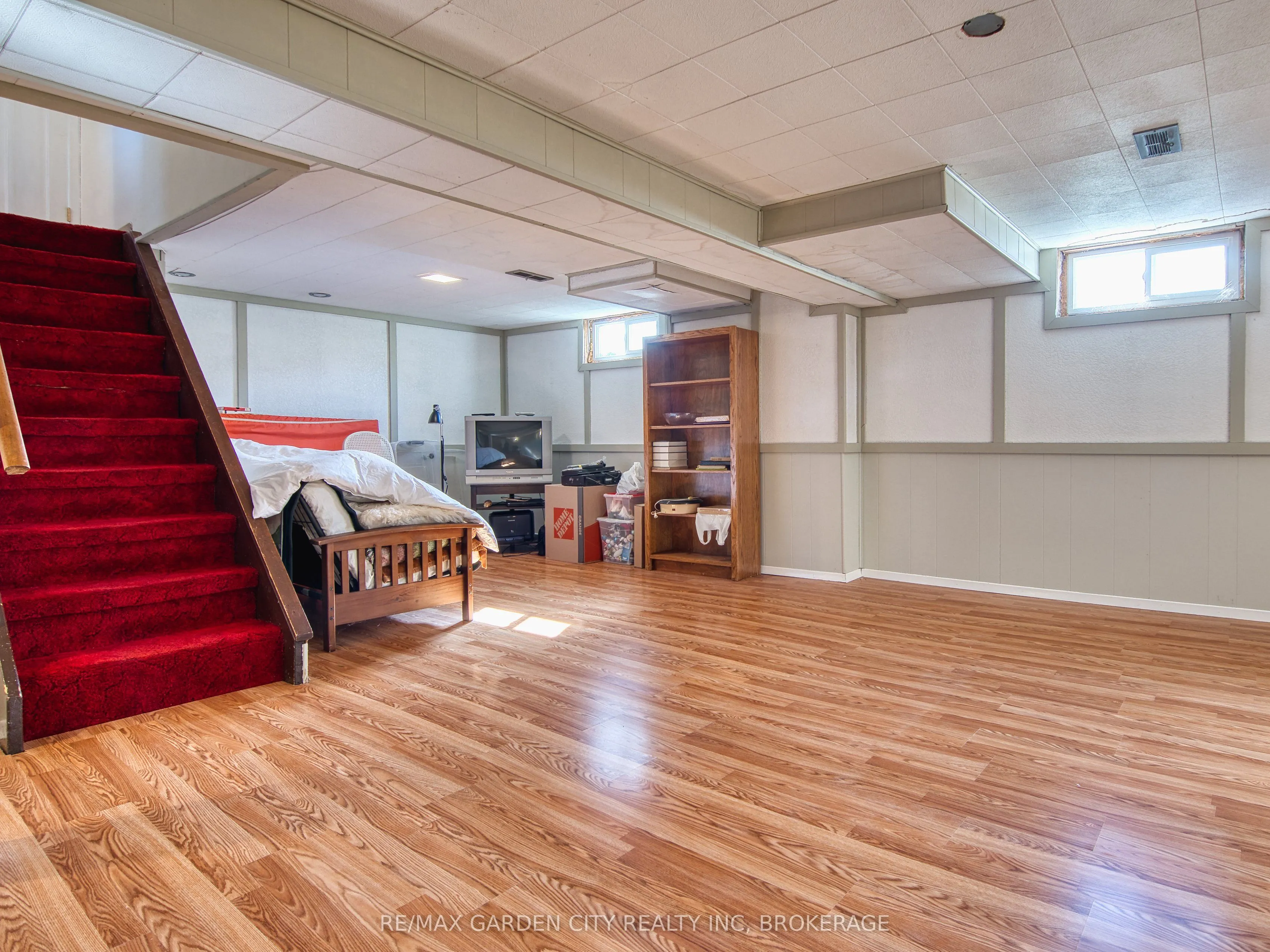 4095 Montcalm Crescent