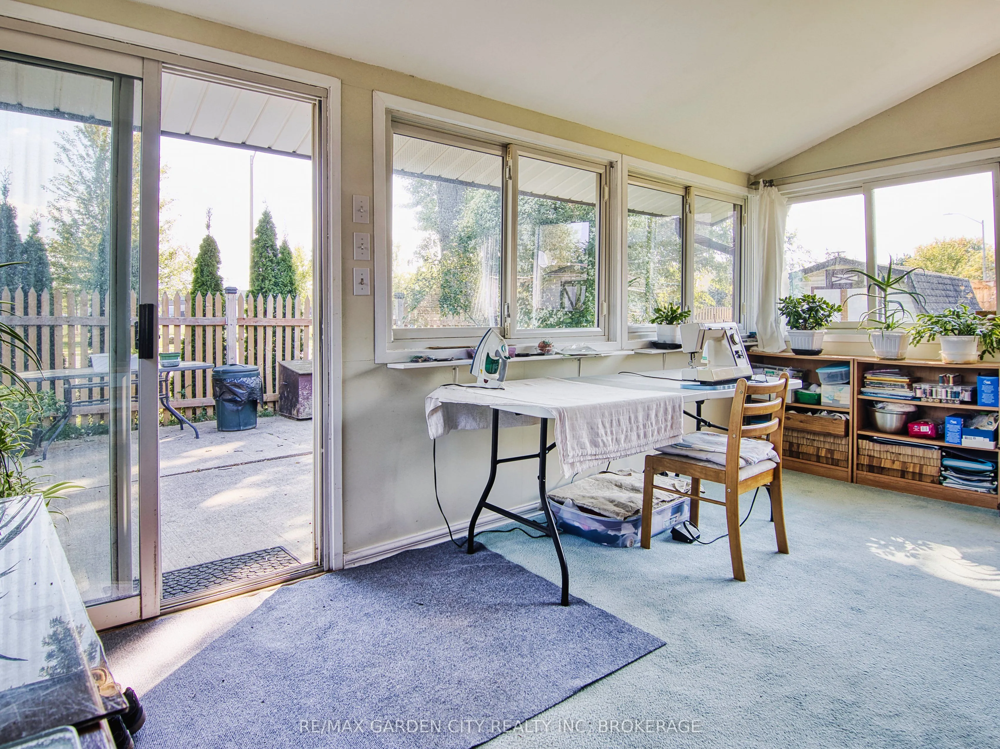 4095 Montcalm Crescent