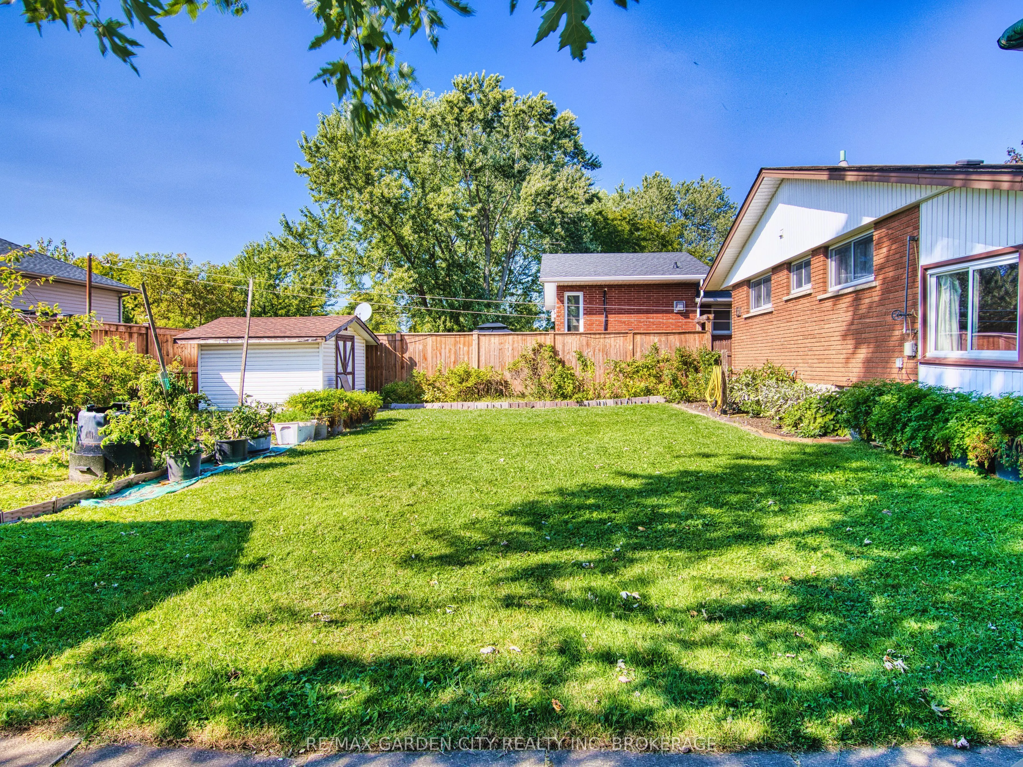 4095 Montcalm Crescent