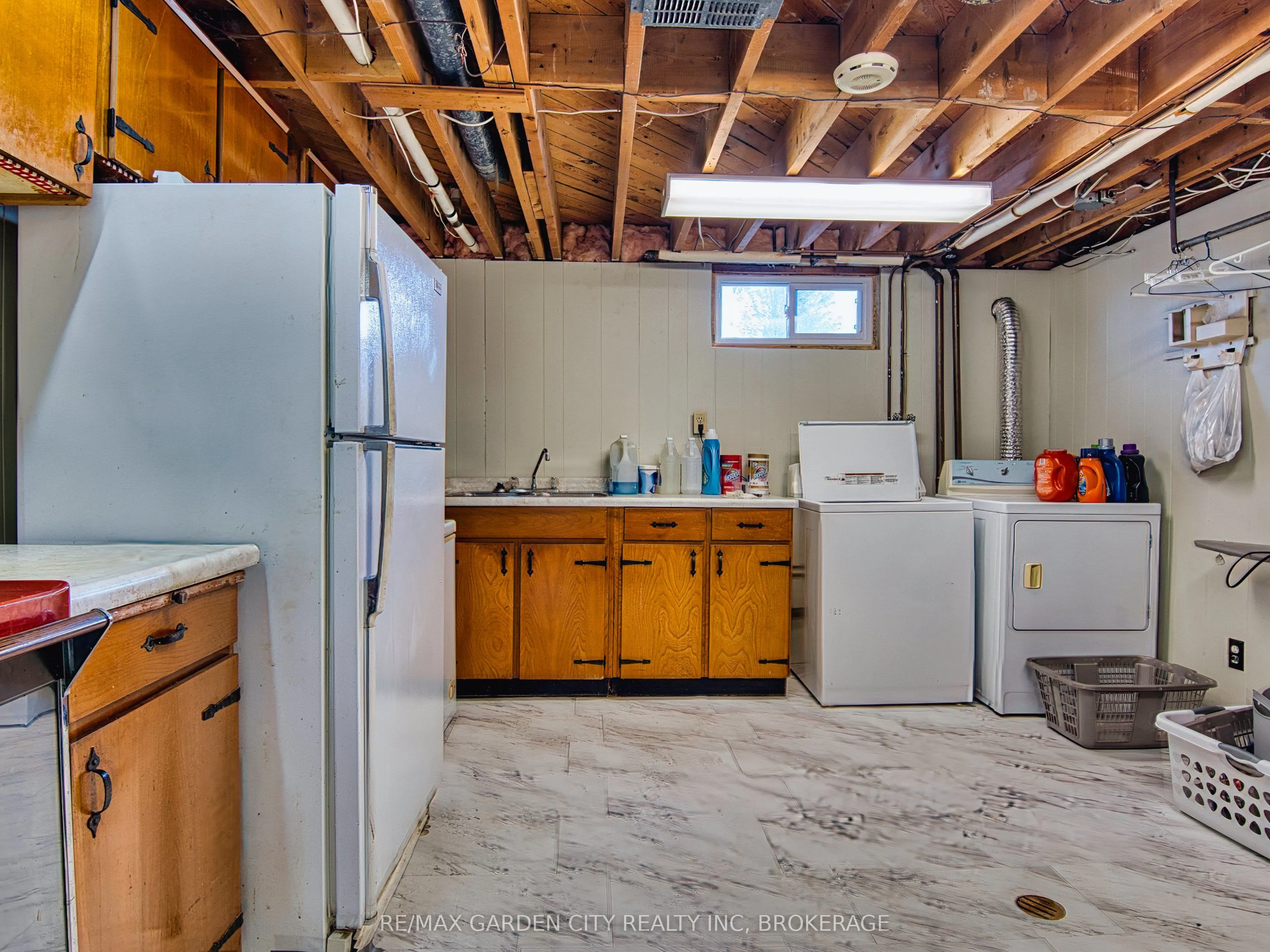4095 Montcalm Crescent
