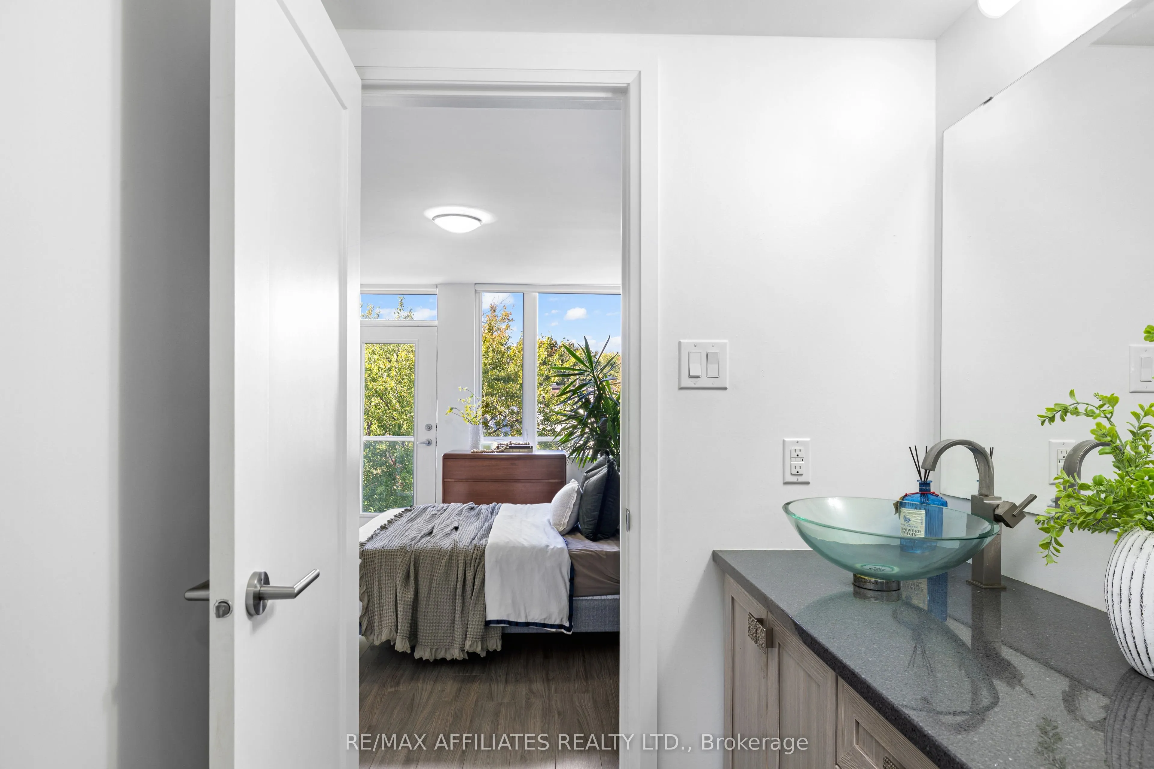 104 Holmwood Avenue, #4
