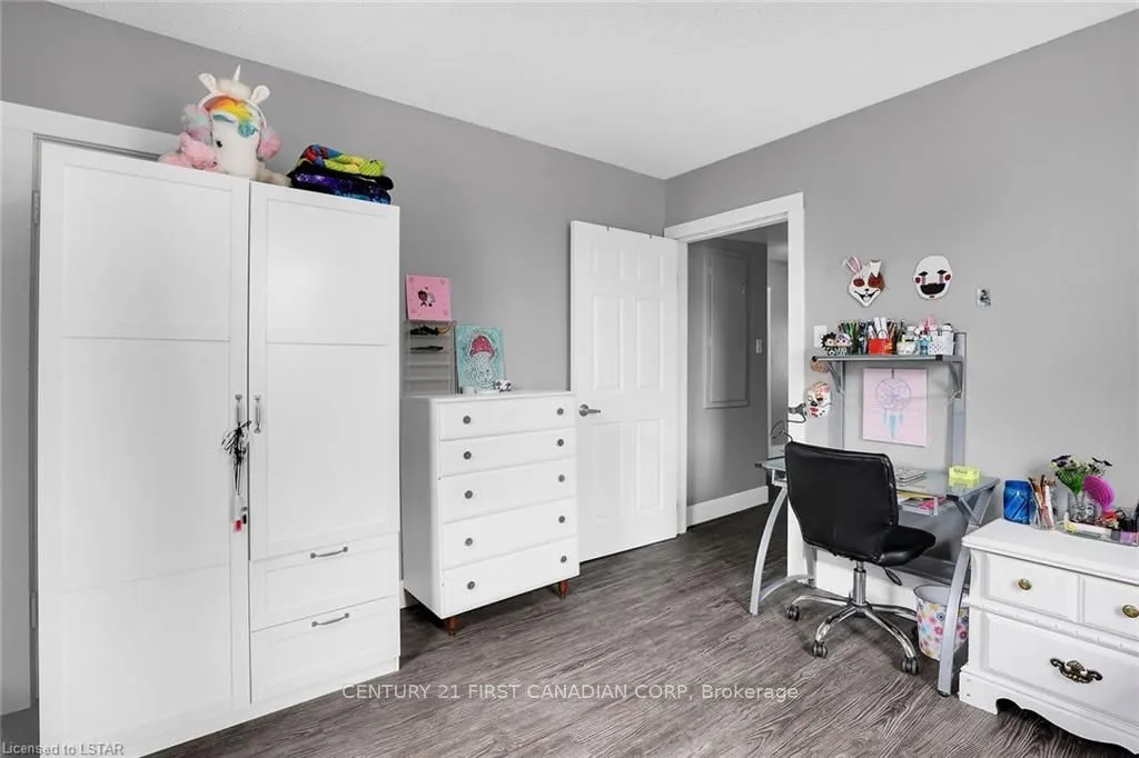 213 Wellington Street, #1