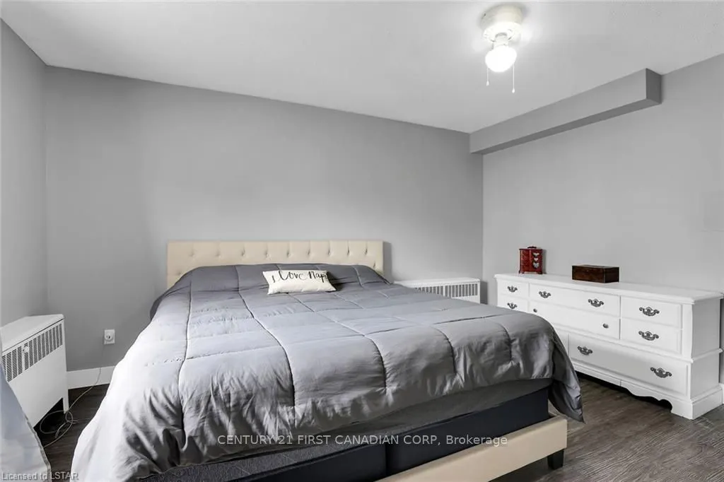 213 Wellington Street, #1