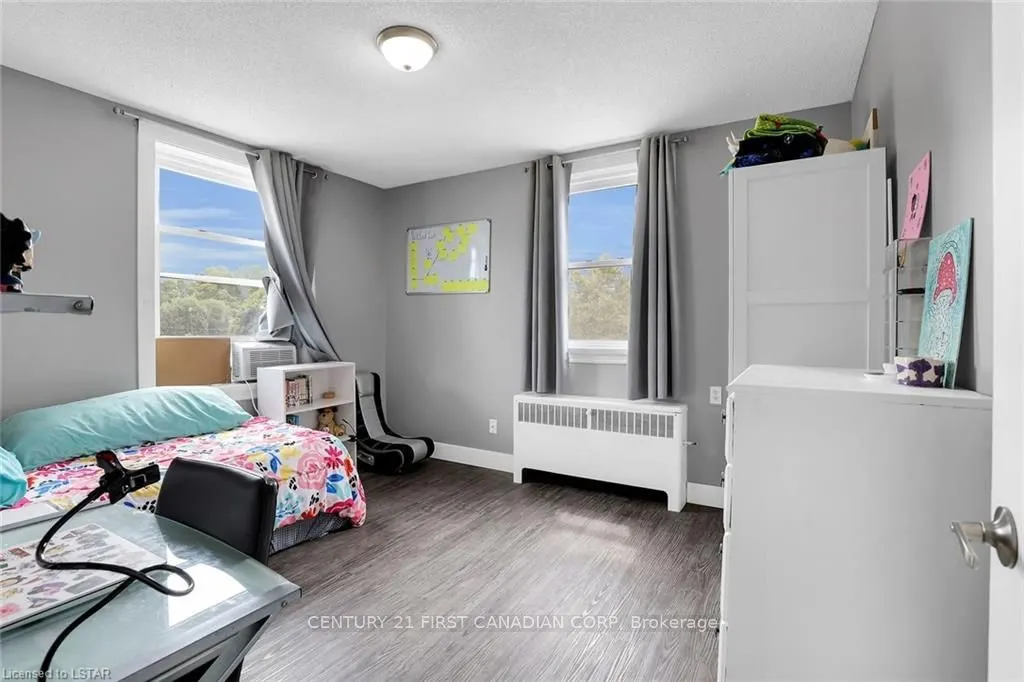 213 Wellington Street, #1