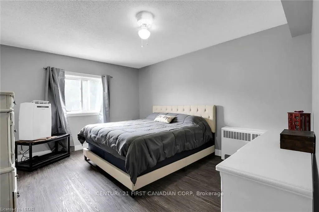 213 Wellington Street, #1