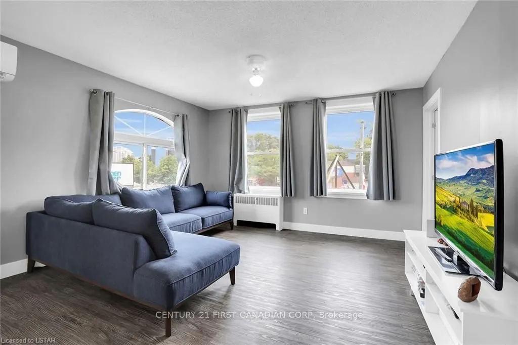 213 Wellington Street, #1