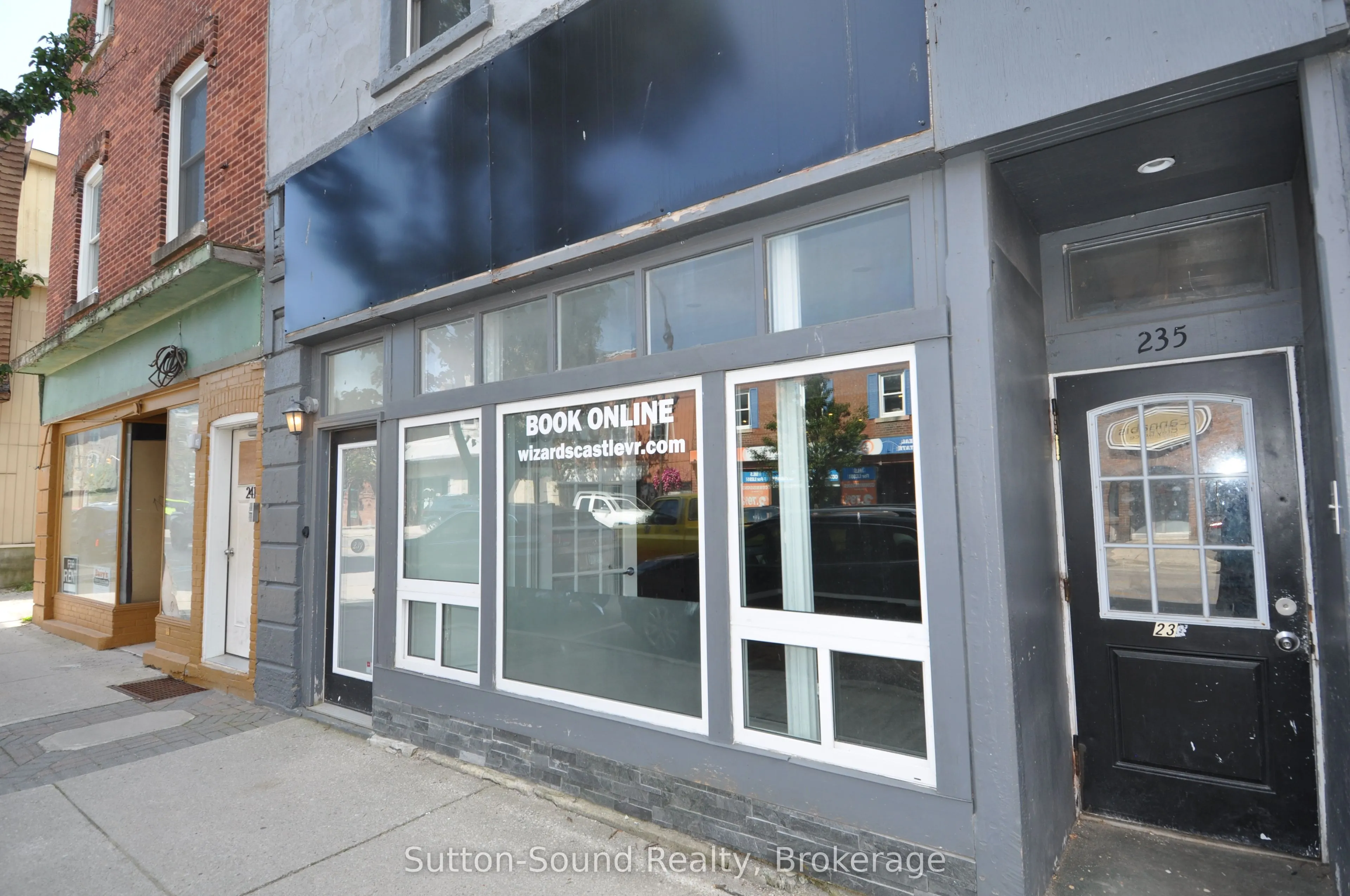 239 8th Street E