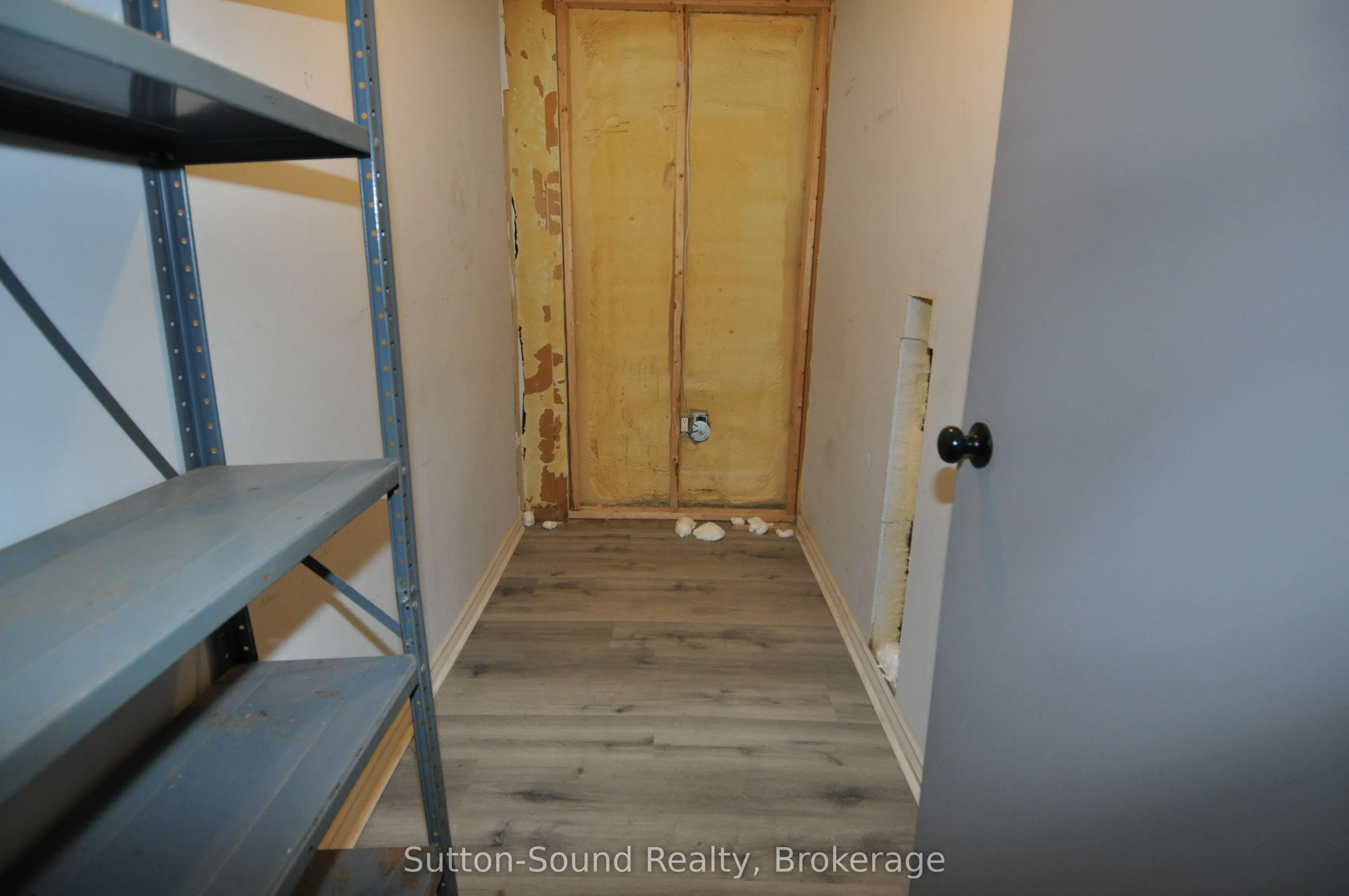 239 8th Street E