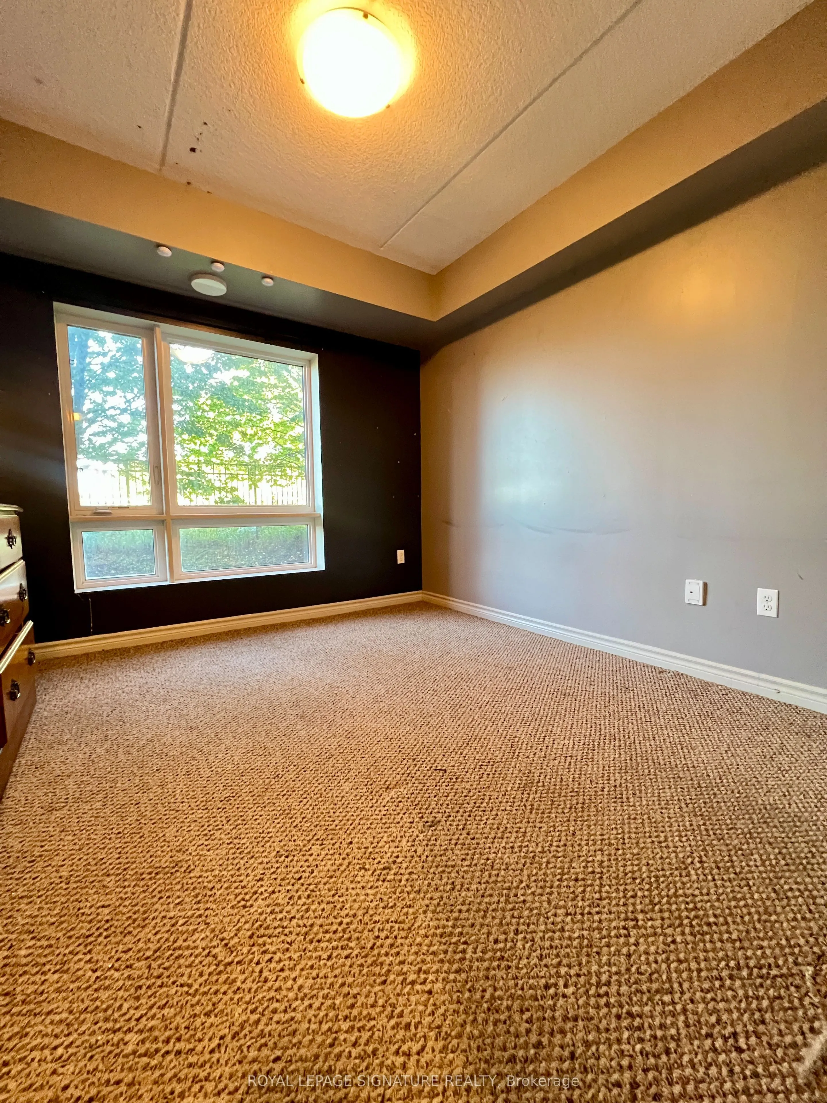 67 Kingsbury Square, #106