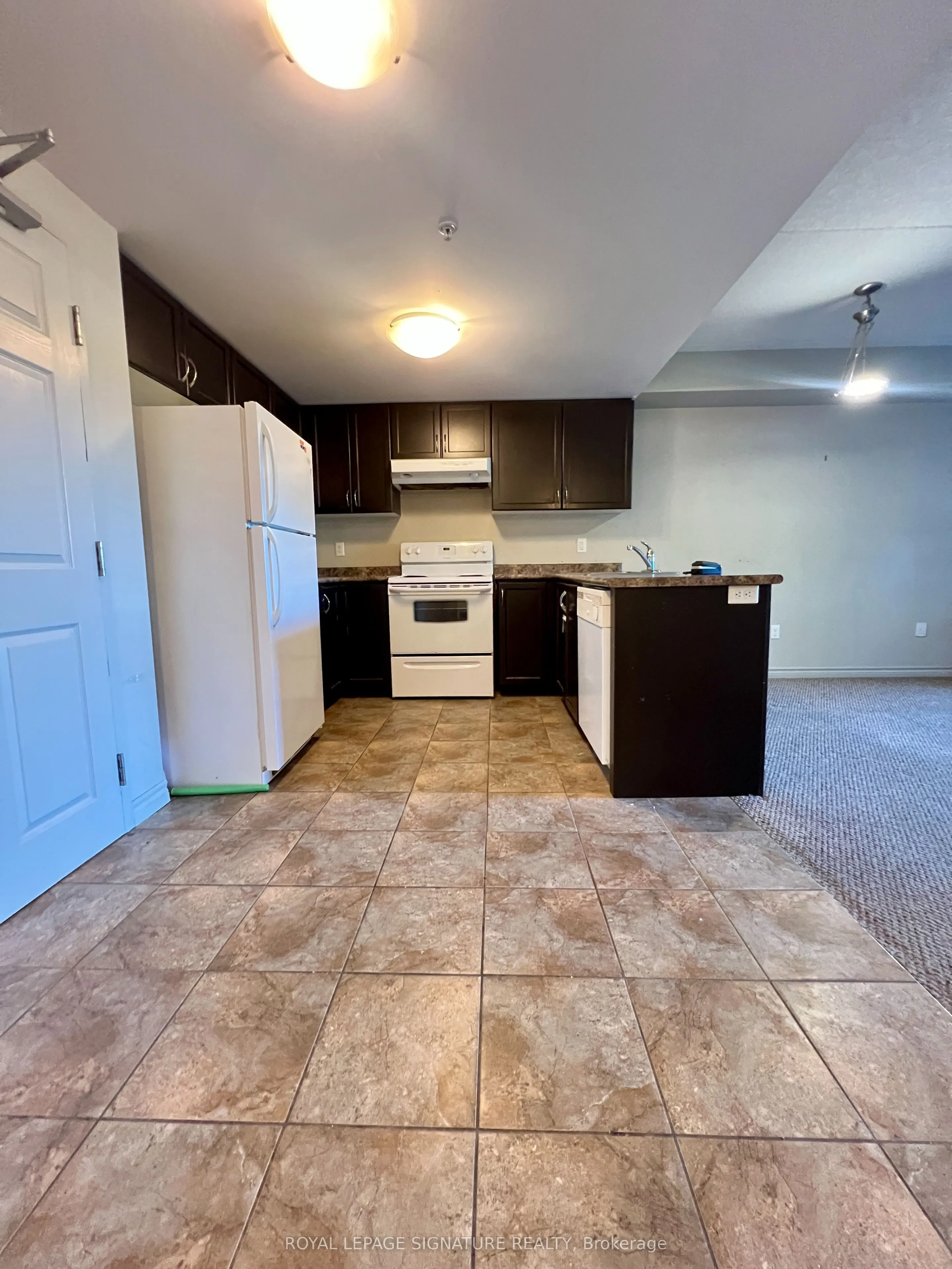 67 Kingsbury Square, #106
