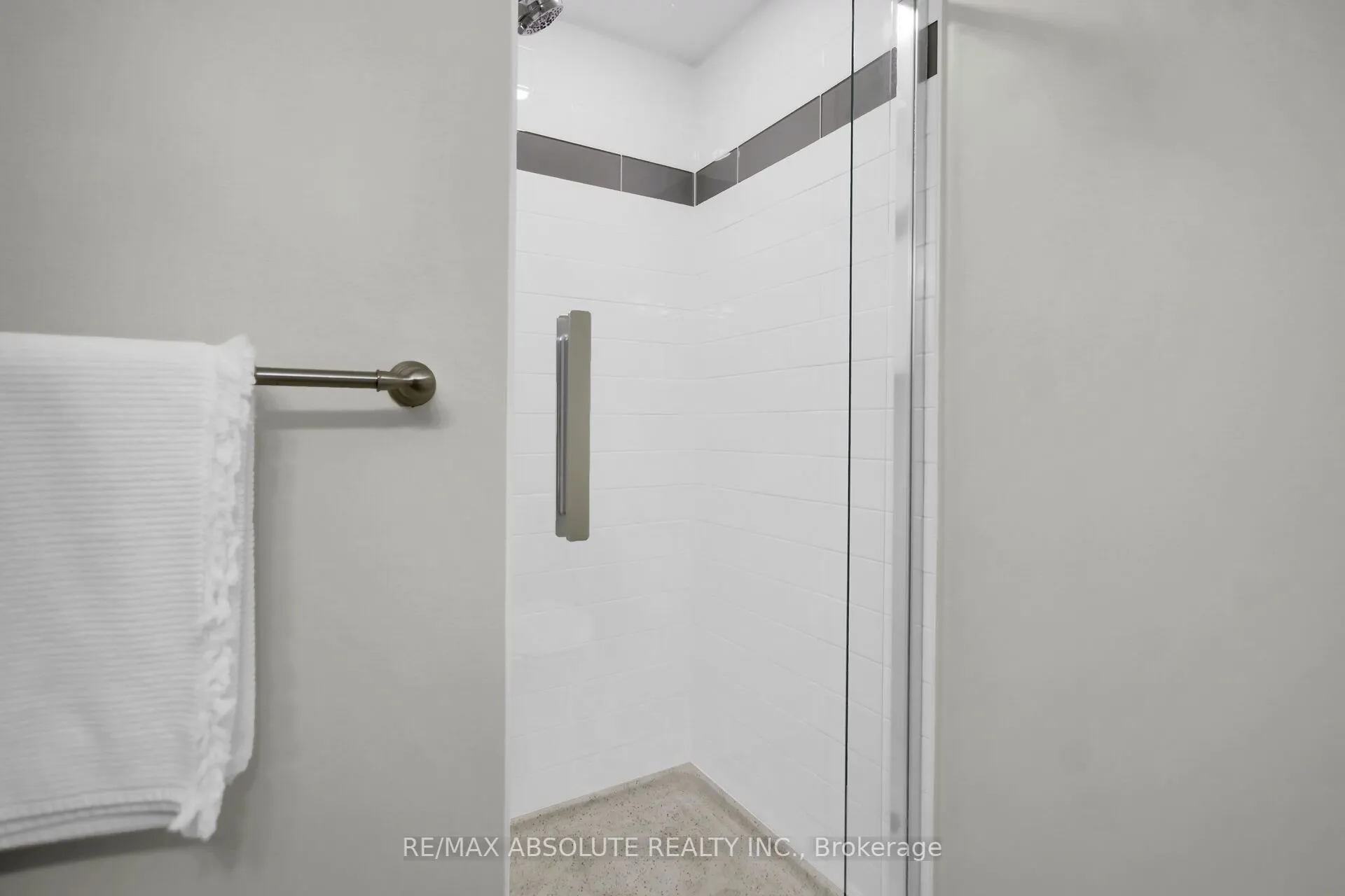 446 Gilmour Street, #302