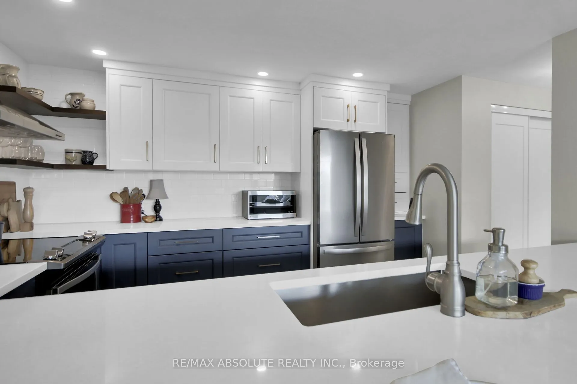 446 Gilmour Street, #302