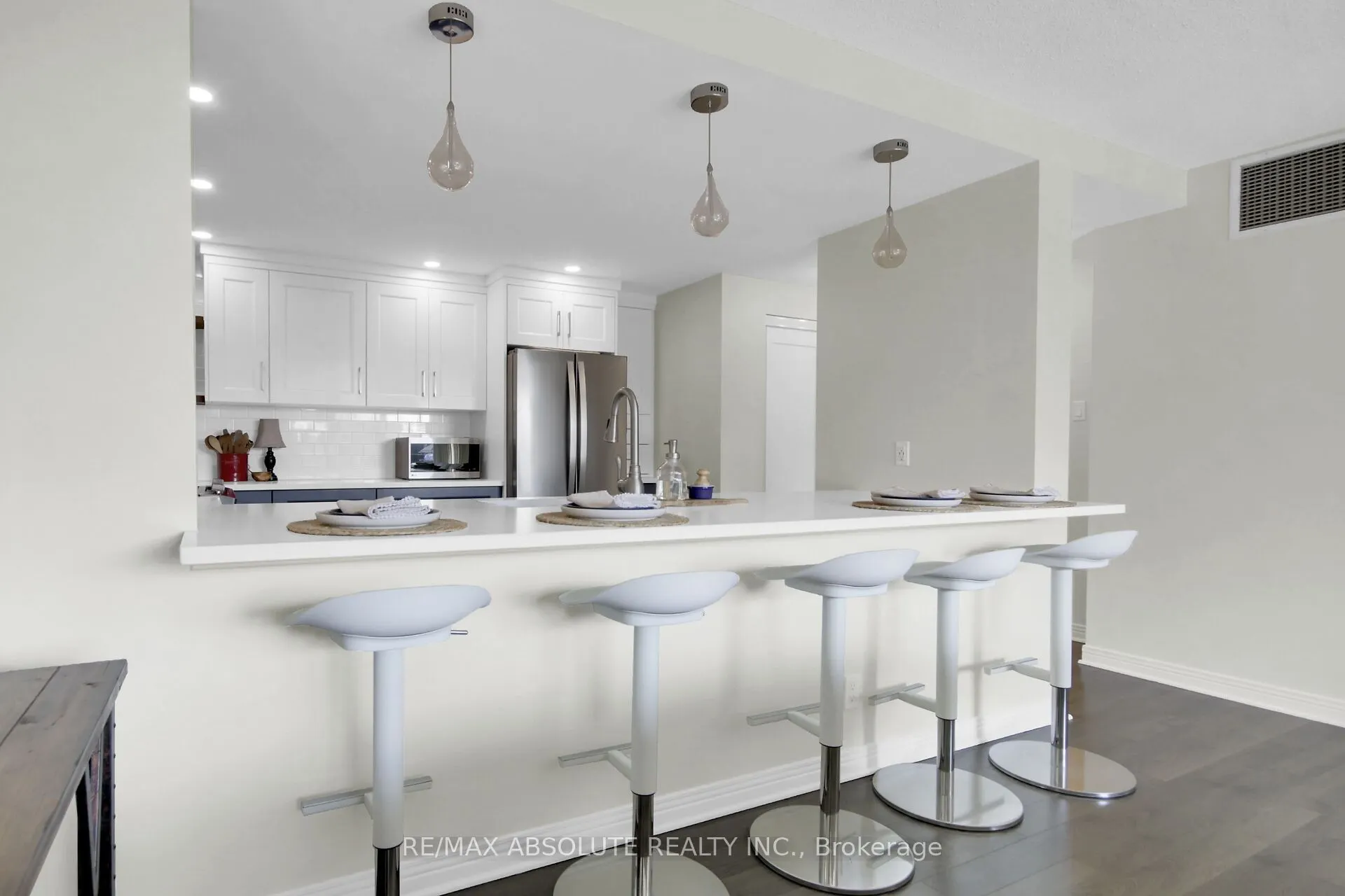 446 Gilmour Street, #302