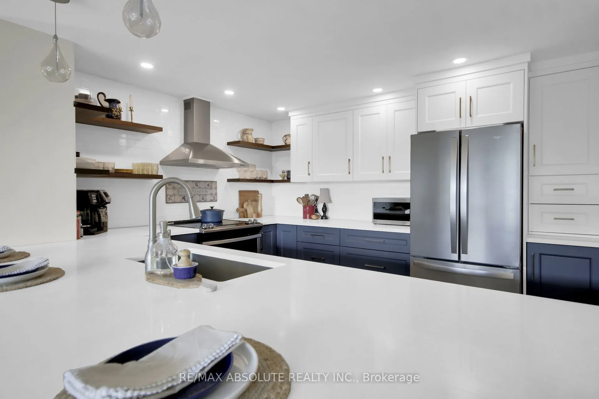 446 Gilmour Street, #302
