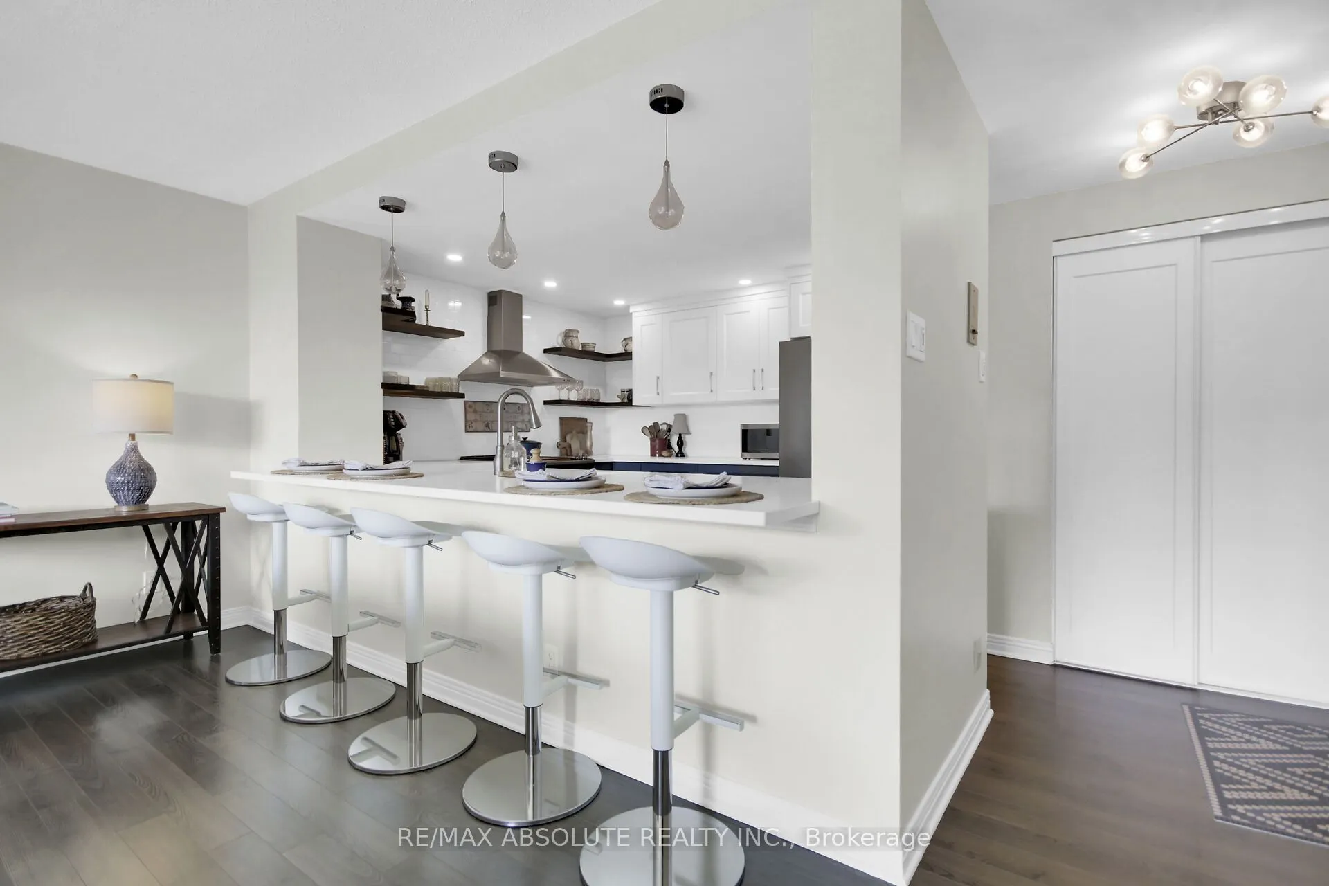 446 Gilmour Street, #302