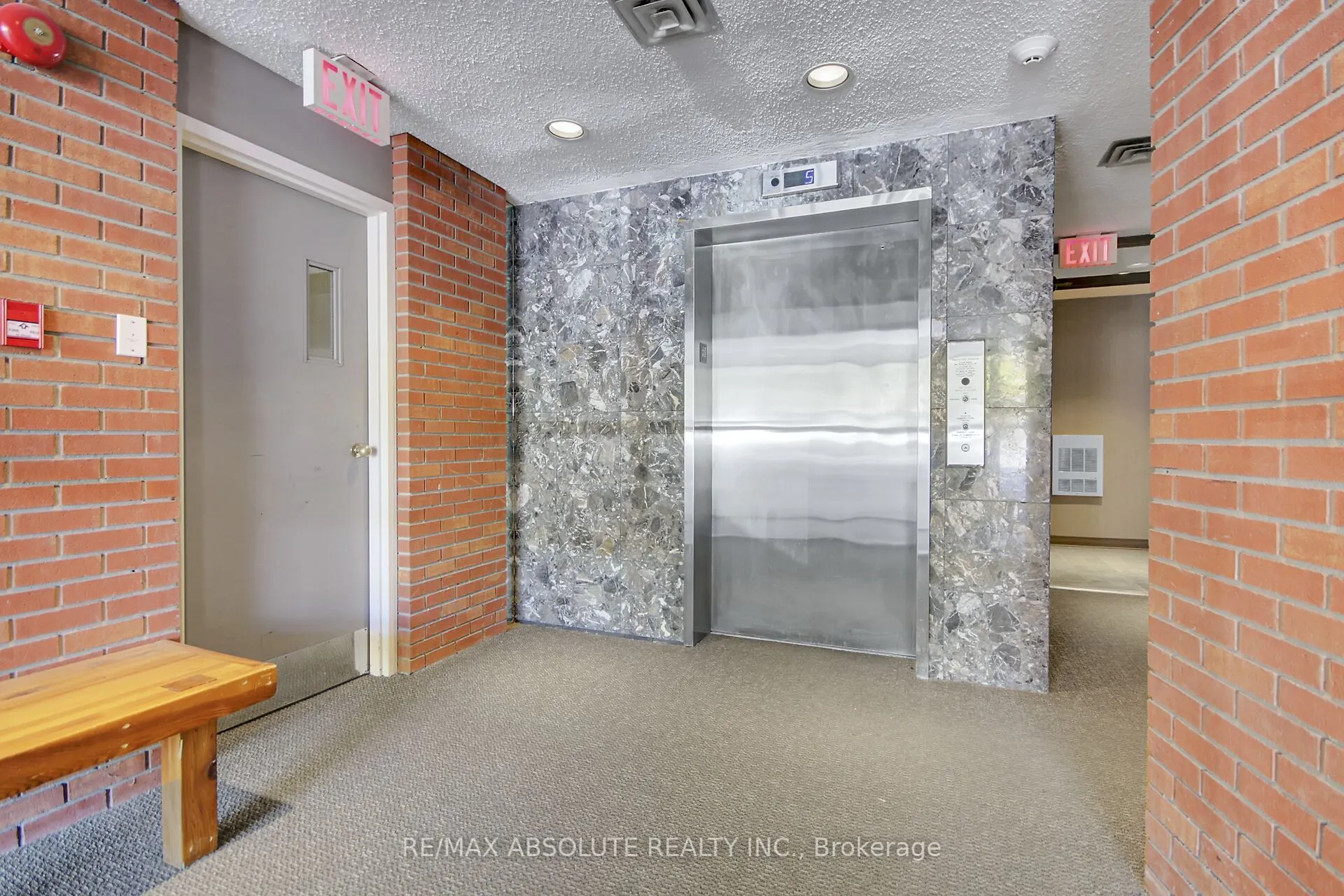 446 Gilmour Street, #302