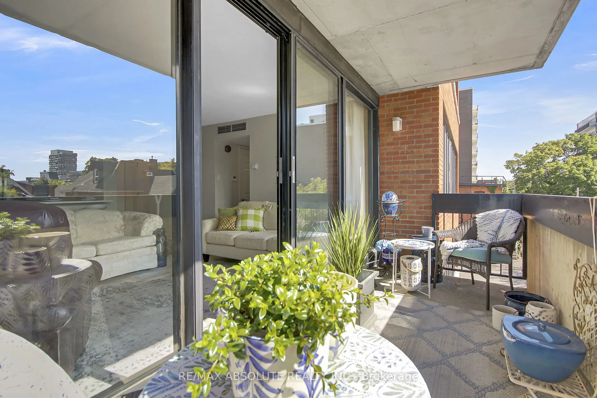 446 Gilmour Street, #302