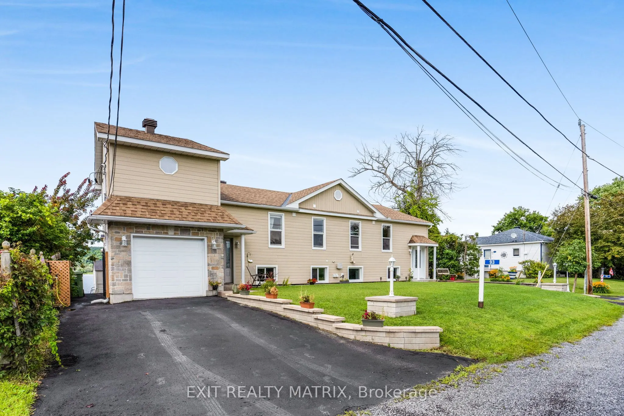 93 MONTPETIT Street