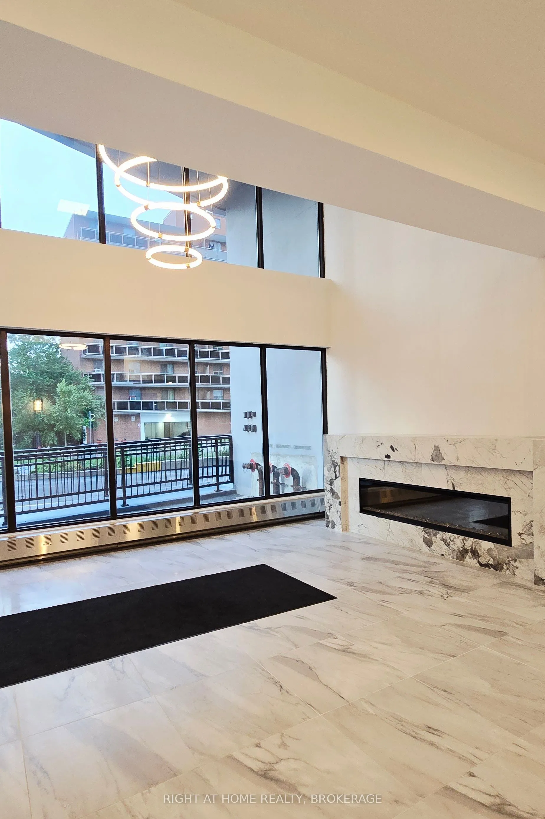150 Charlton Avenue E, #2107