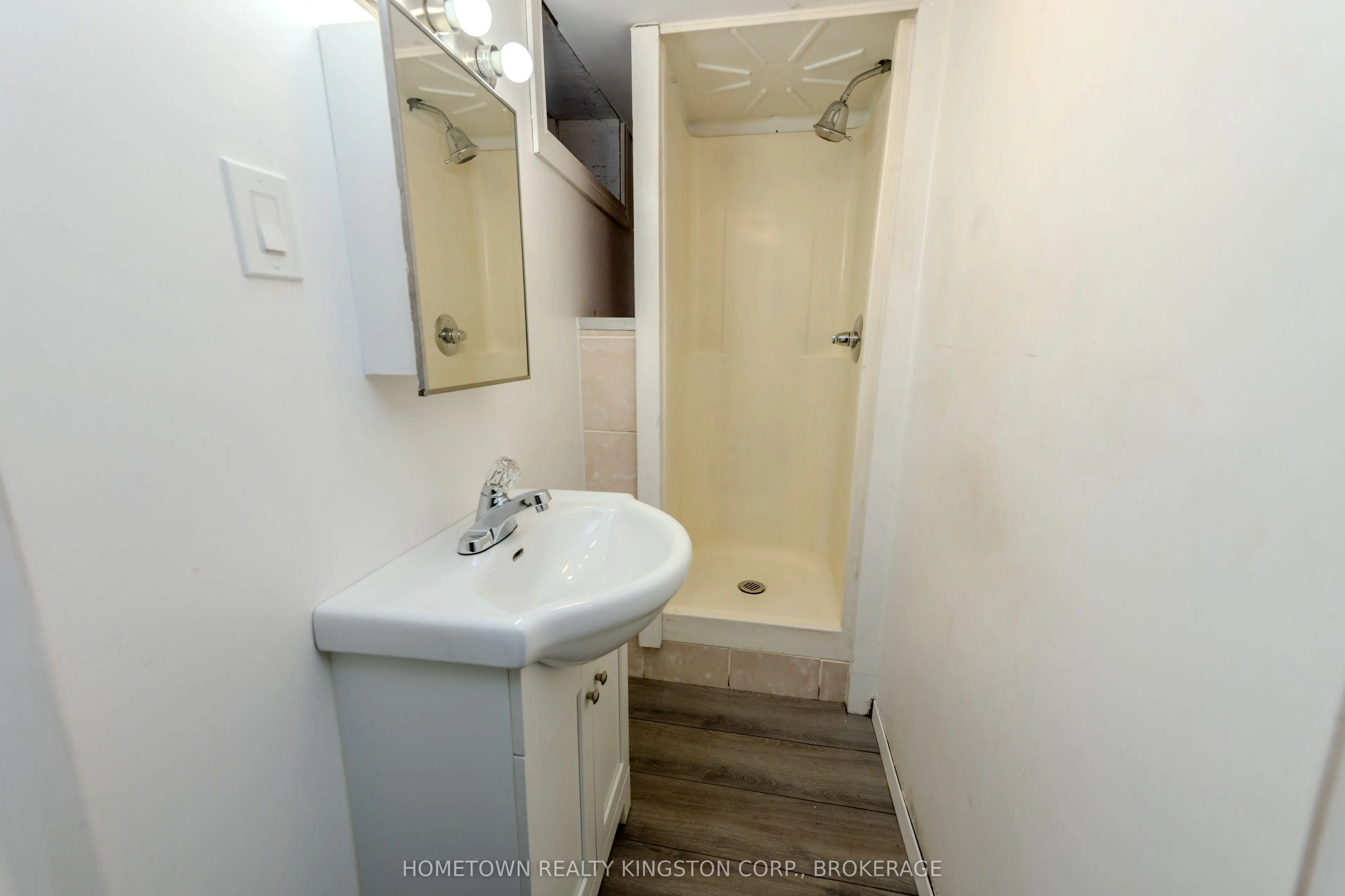 983 Oakview Avenue, #66