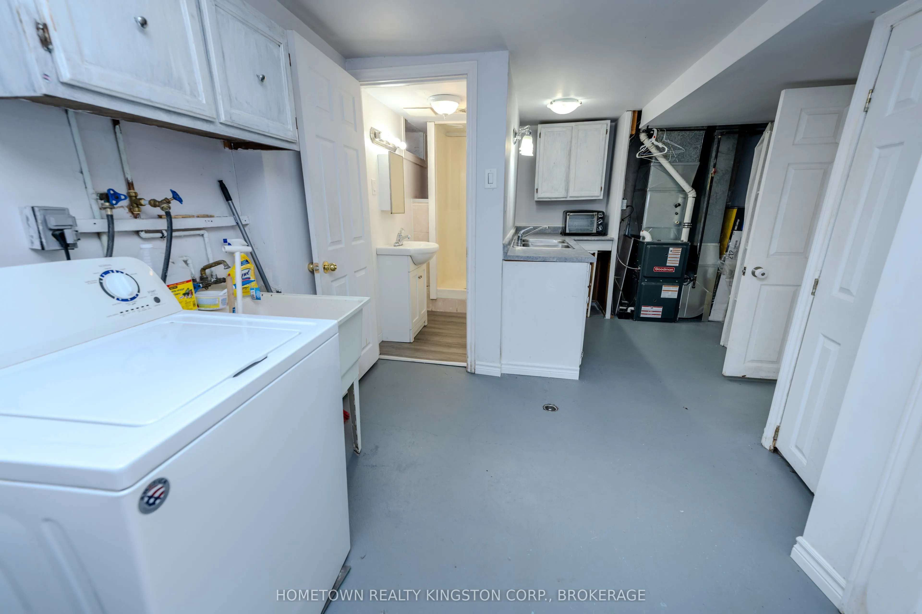 983 Oakview Avenue, #66