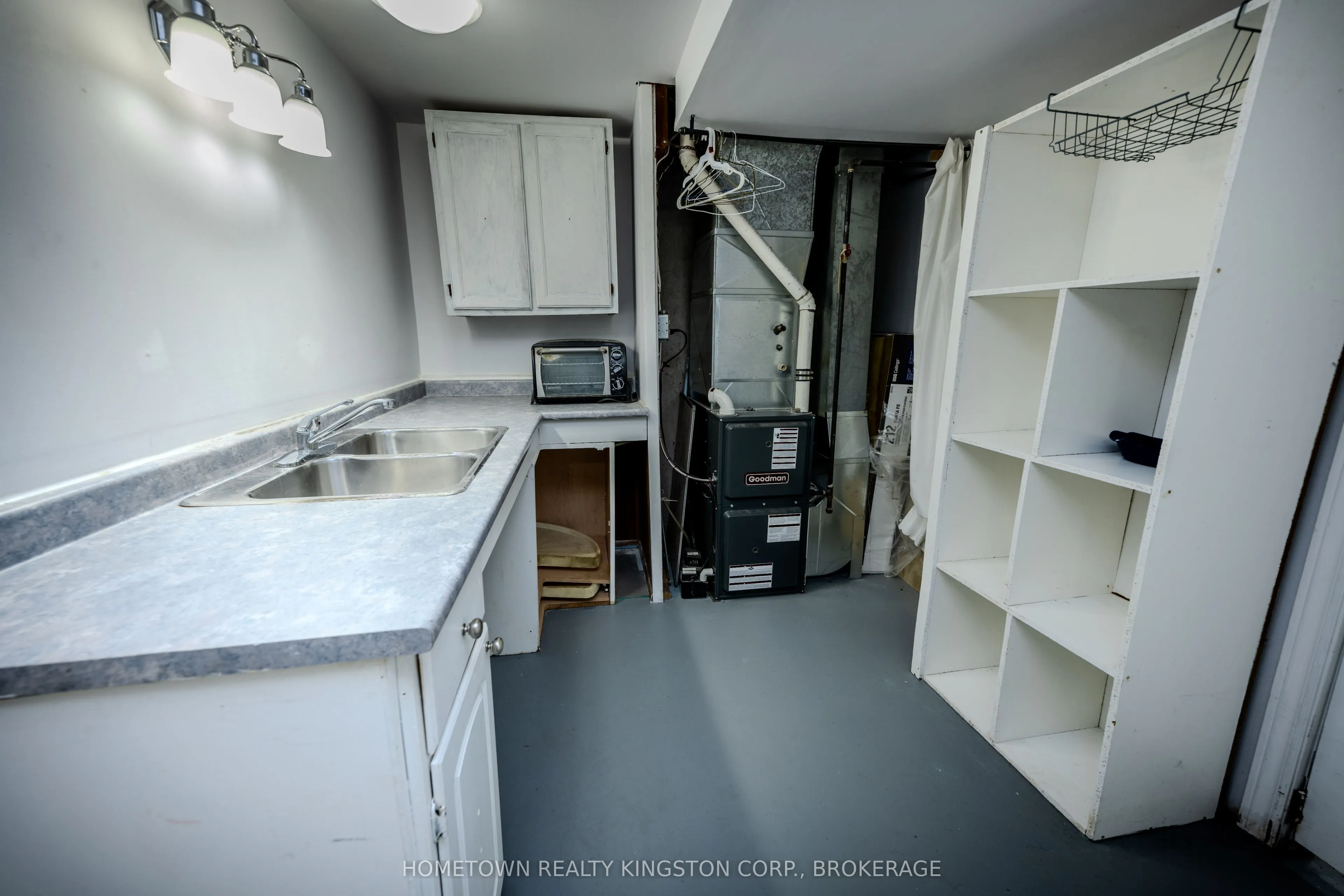 983 Oakview Avenue, #66