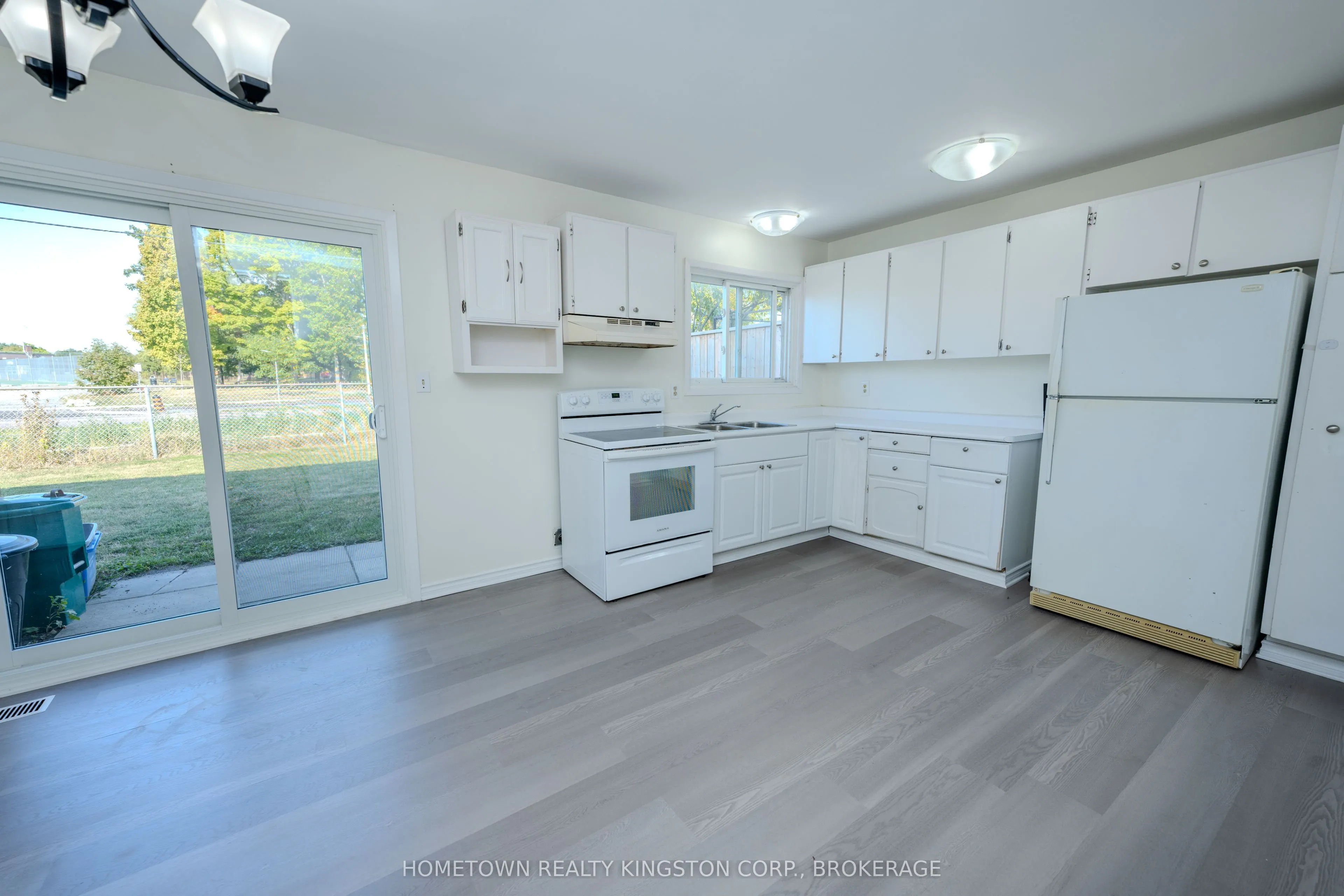 983 Oakview Avenue, #66