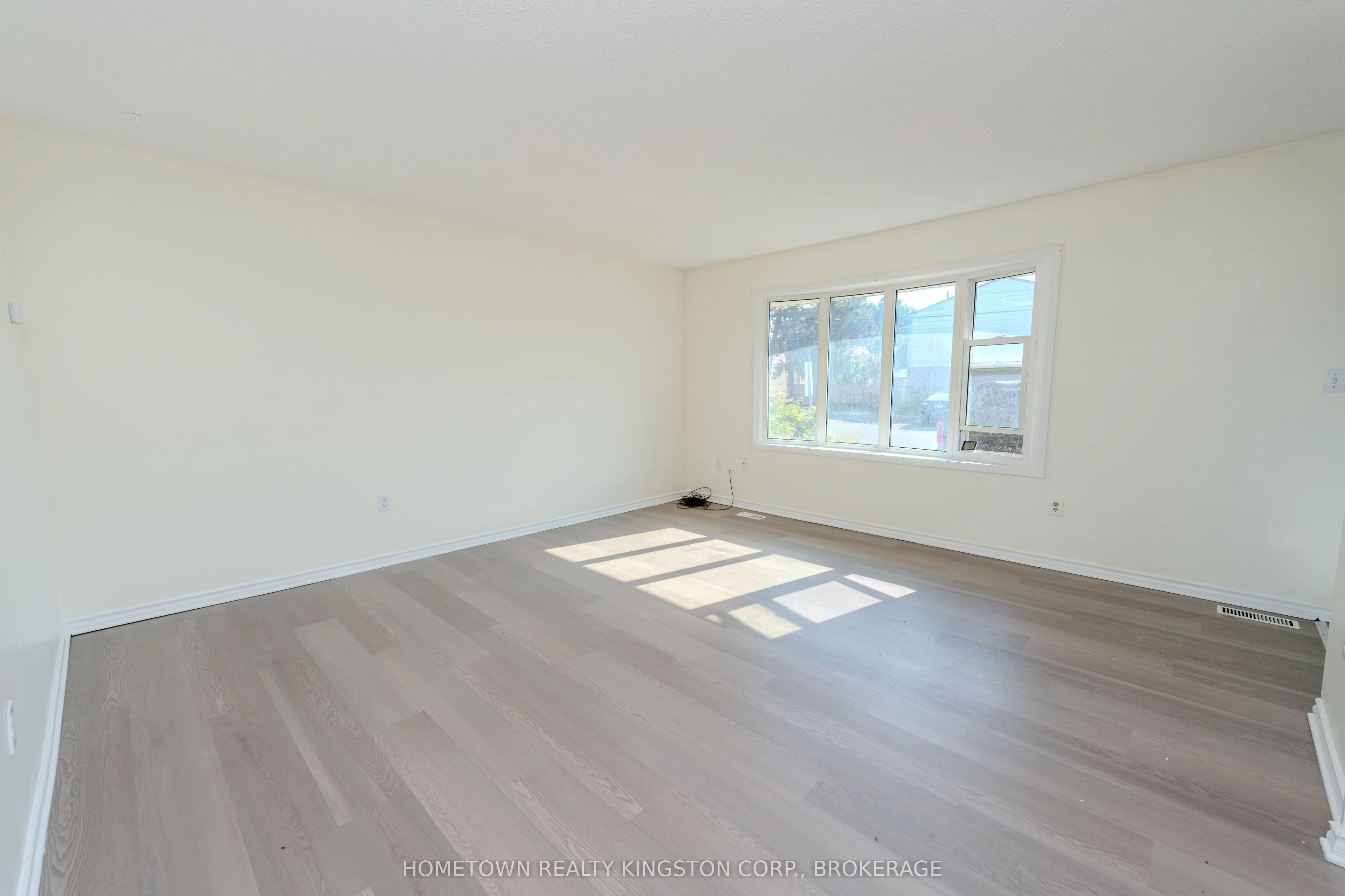 983 Oakview Avenue, #66