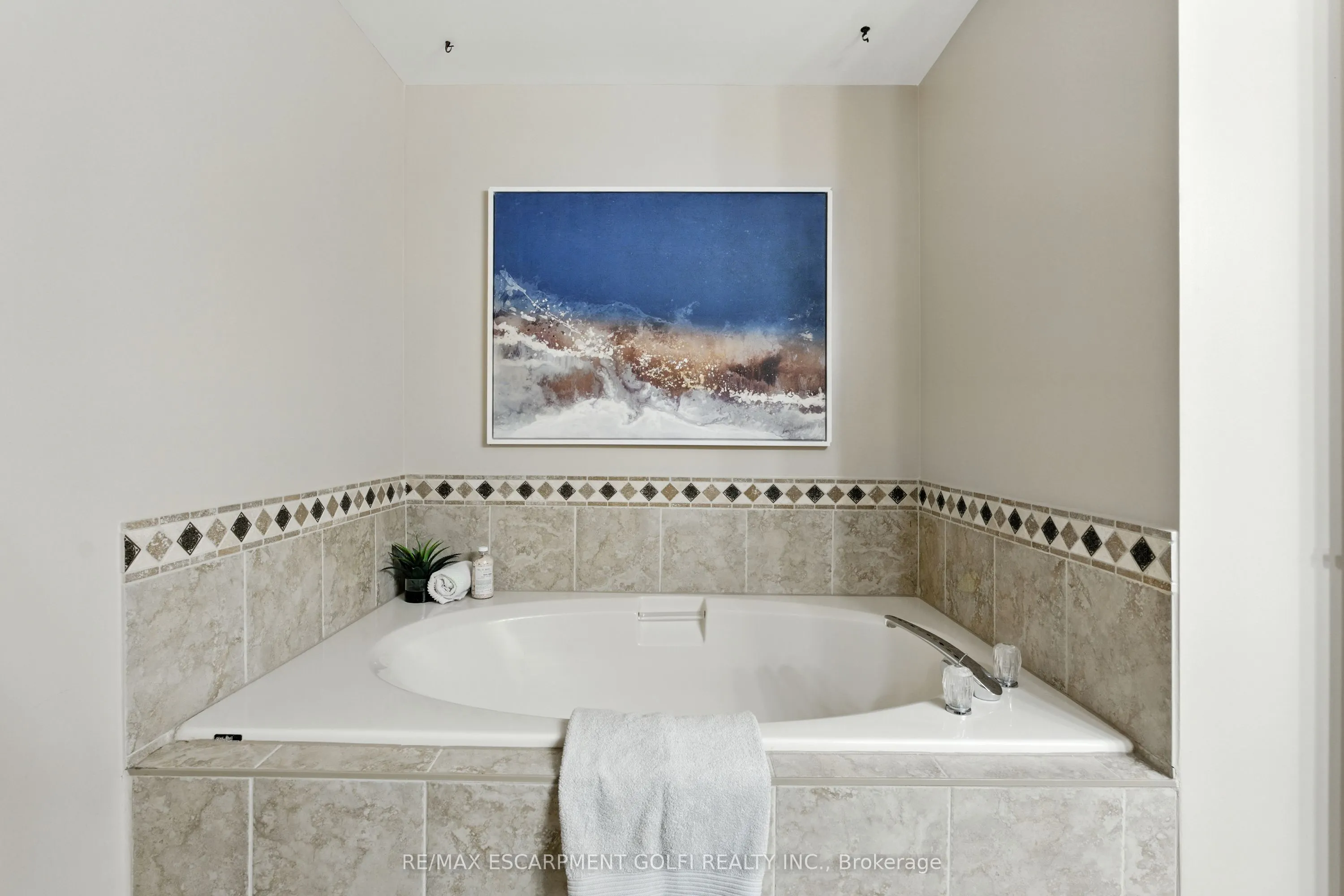800 Upper Paradise Road, #40