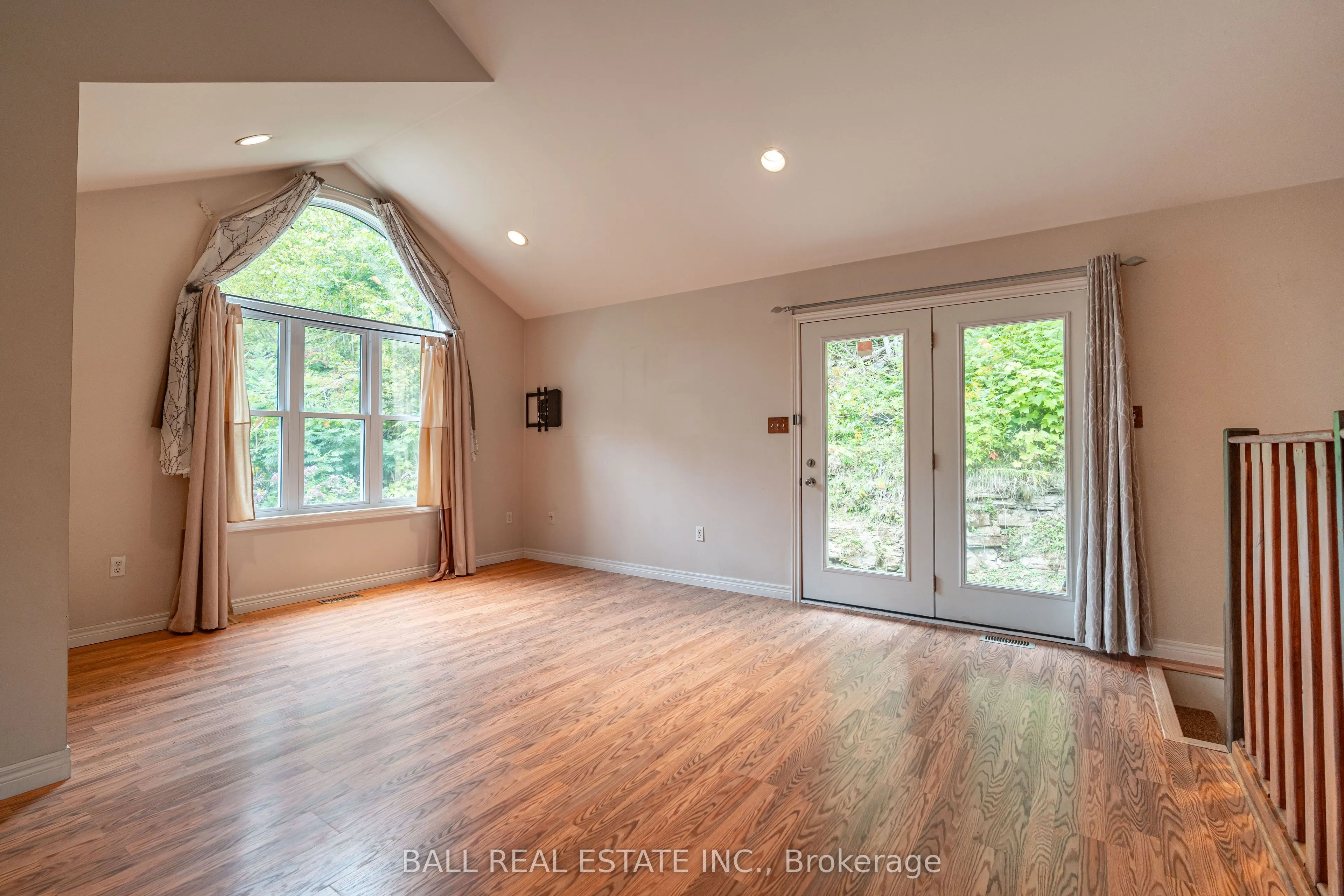 45 Spring Drive