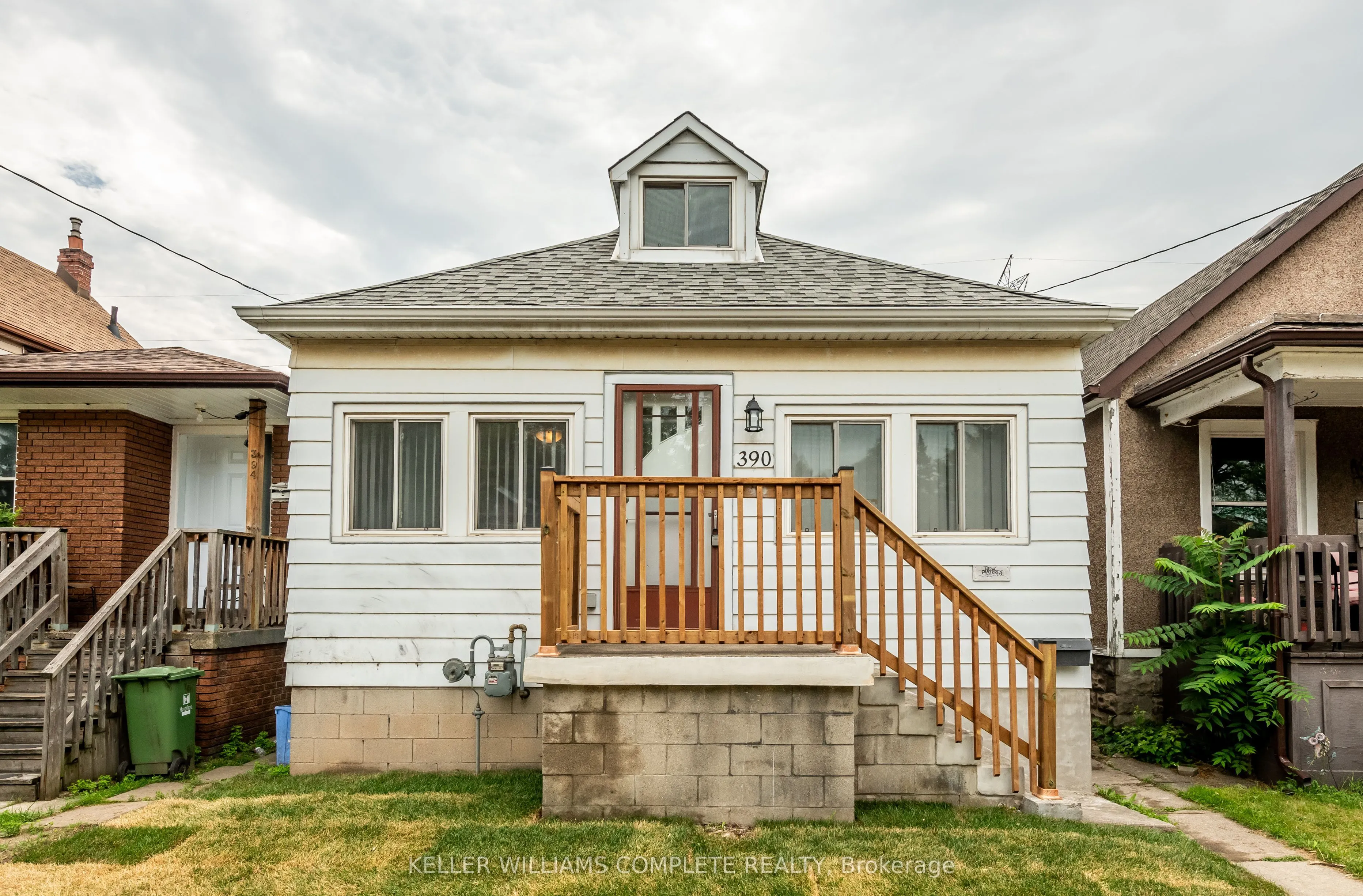 390 Paling Avenue