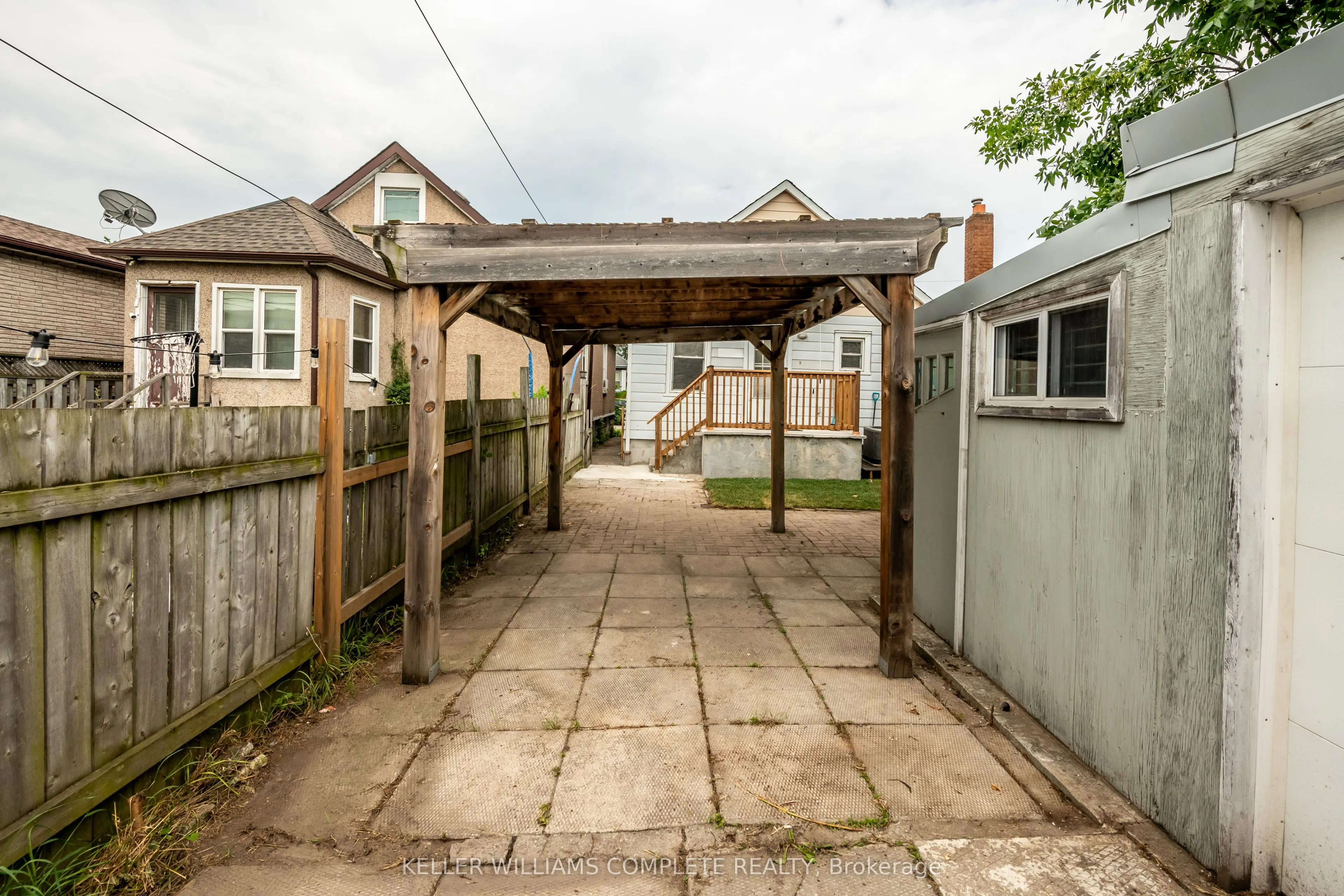 390 Paling Avenue