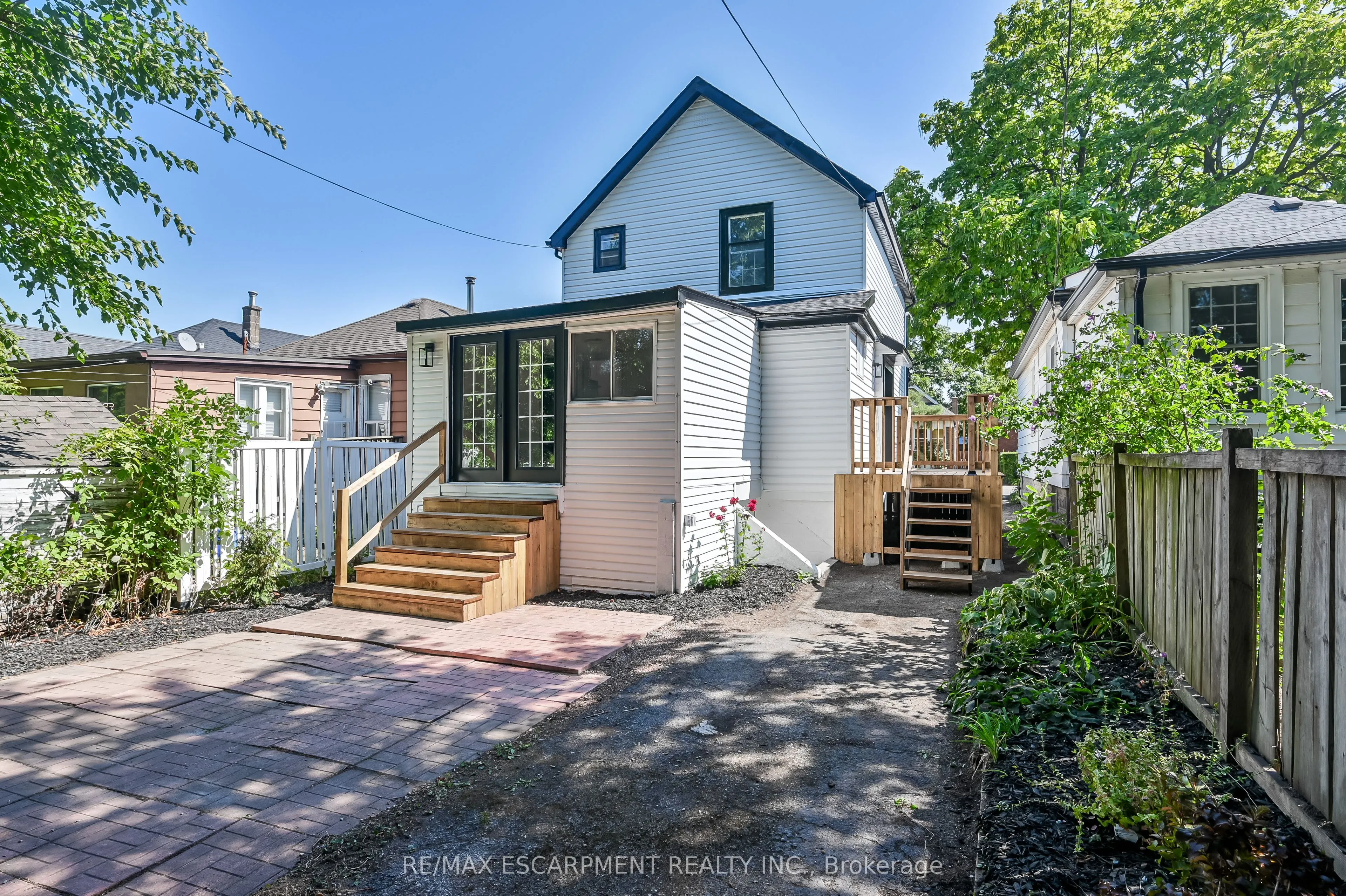 37 Wexford Avenue N