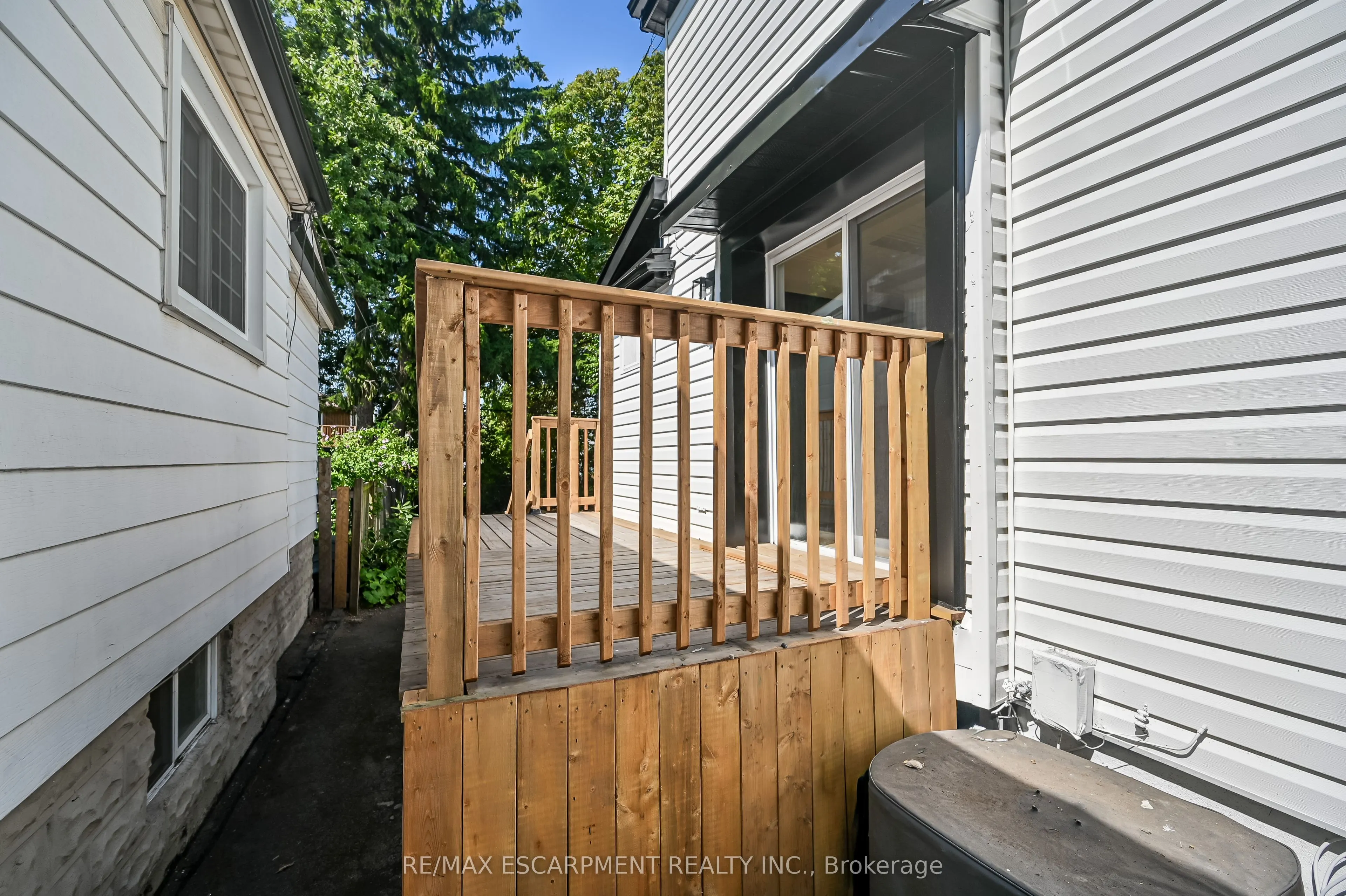 37 Wexford Avenue N