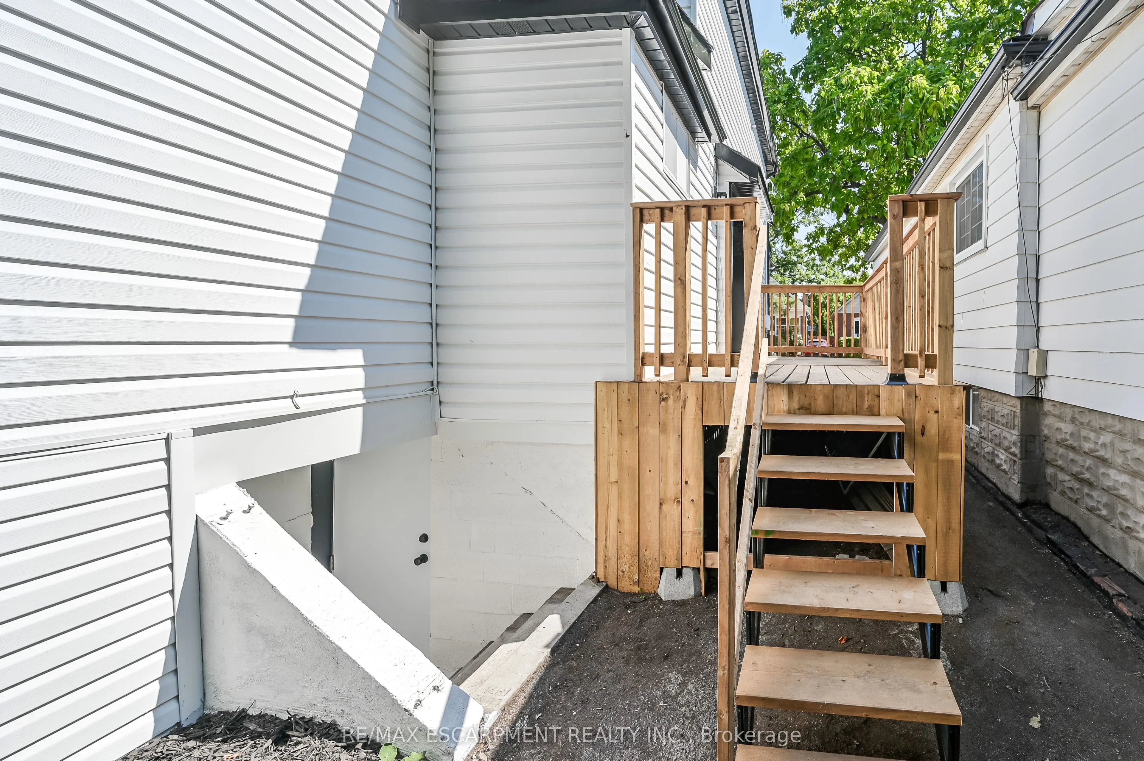 37 Wexford Avenue N