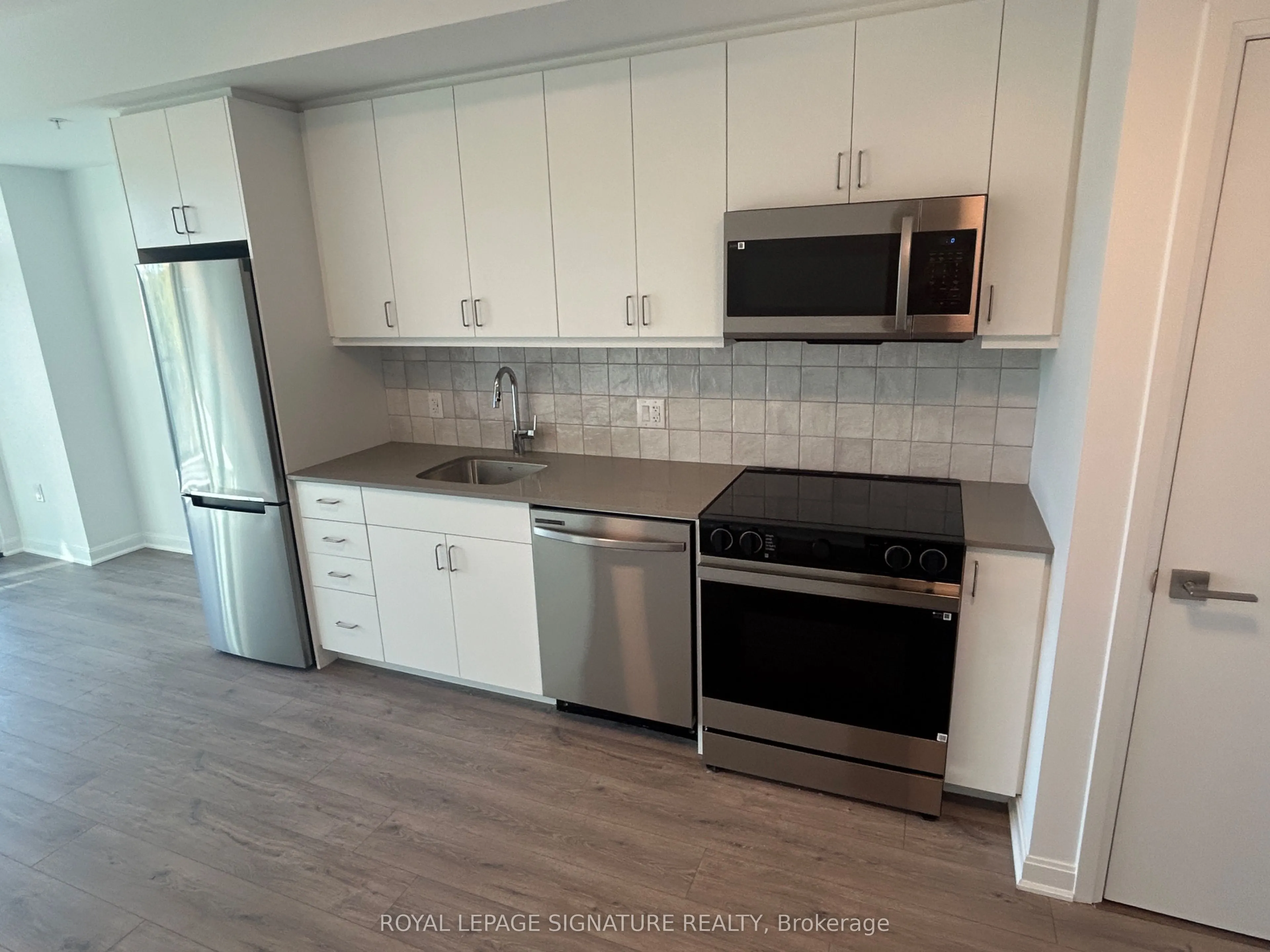 223 Princess Street, #413