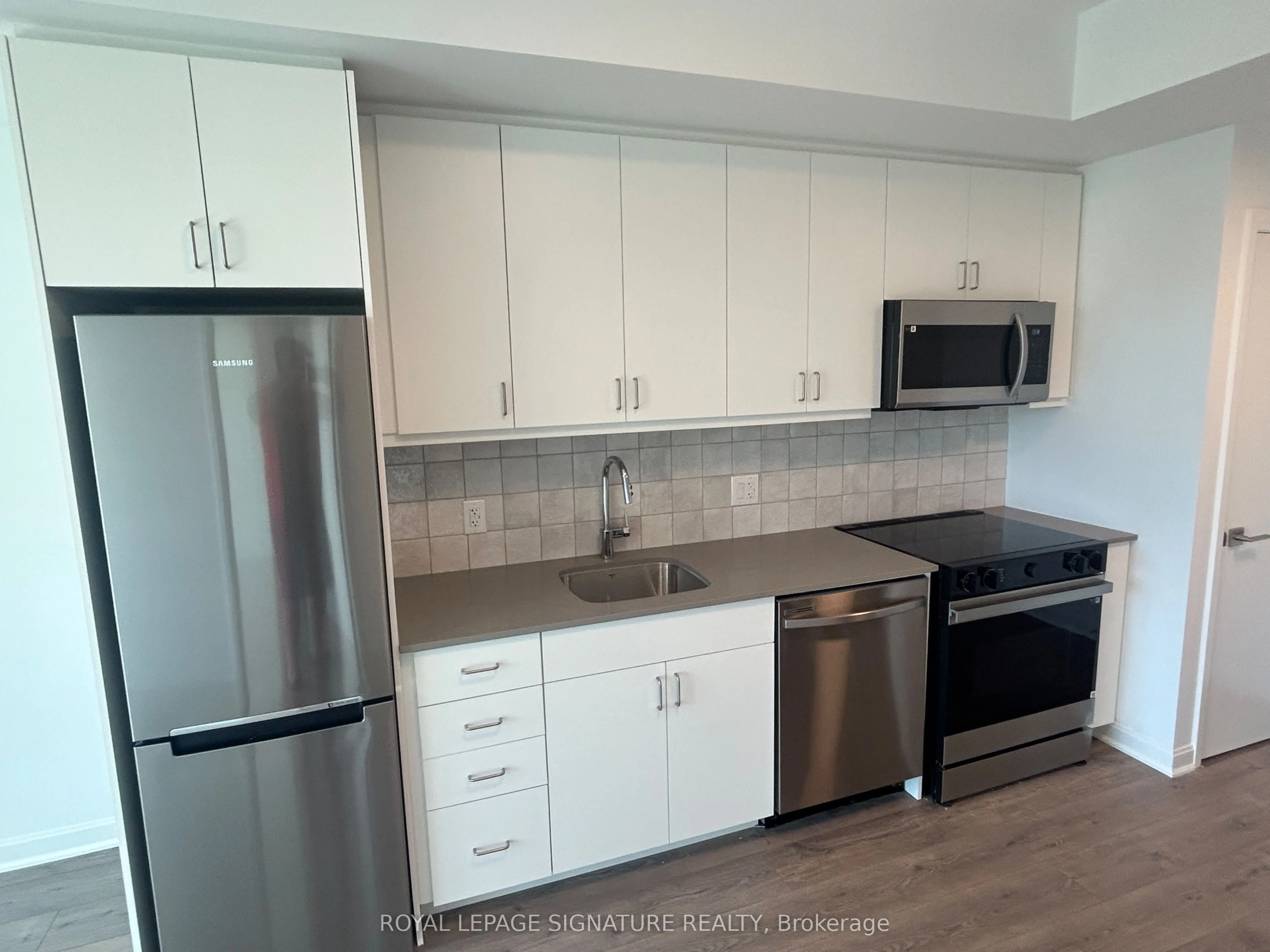 223 Princess Street, #413