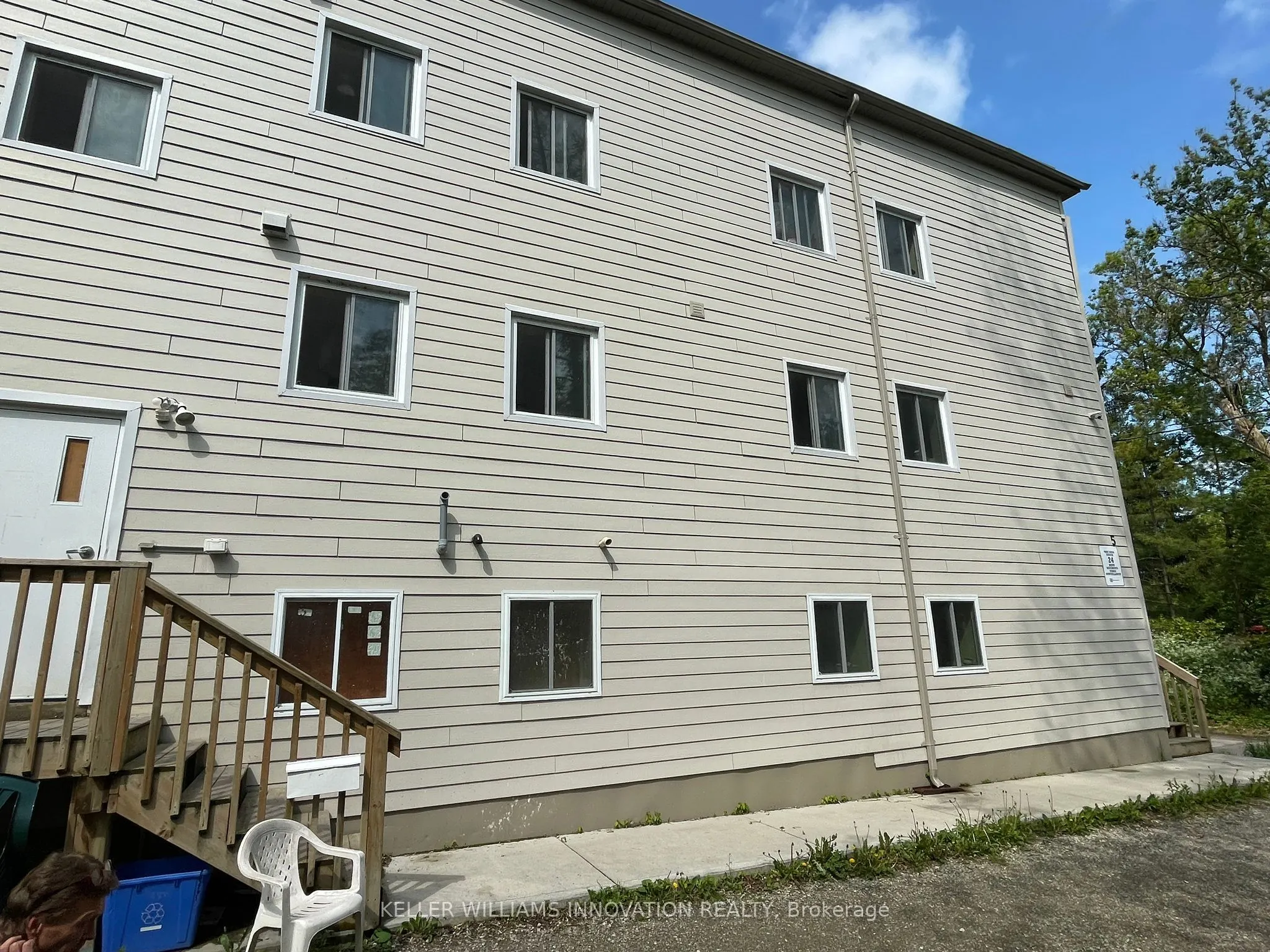 5 FRONT Street