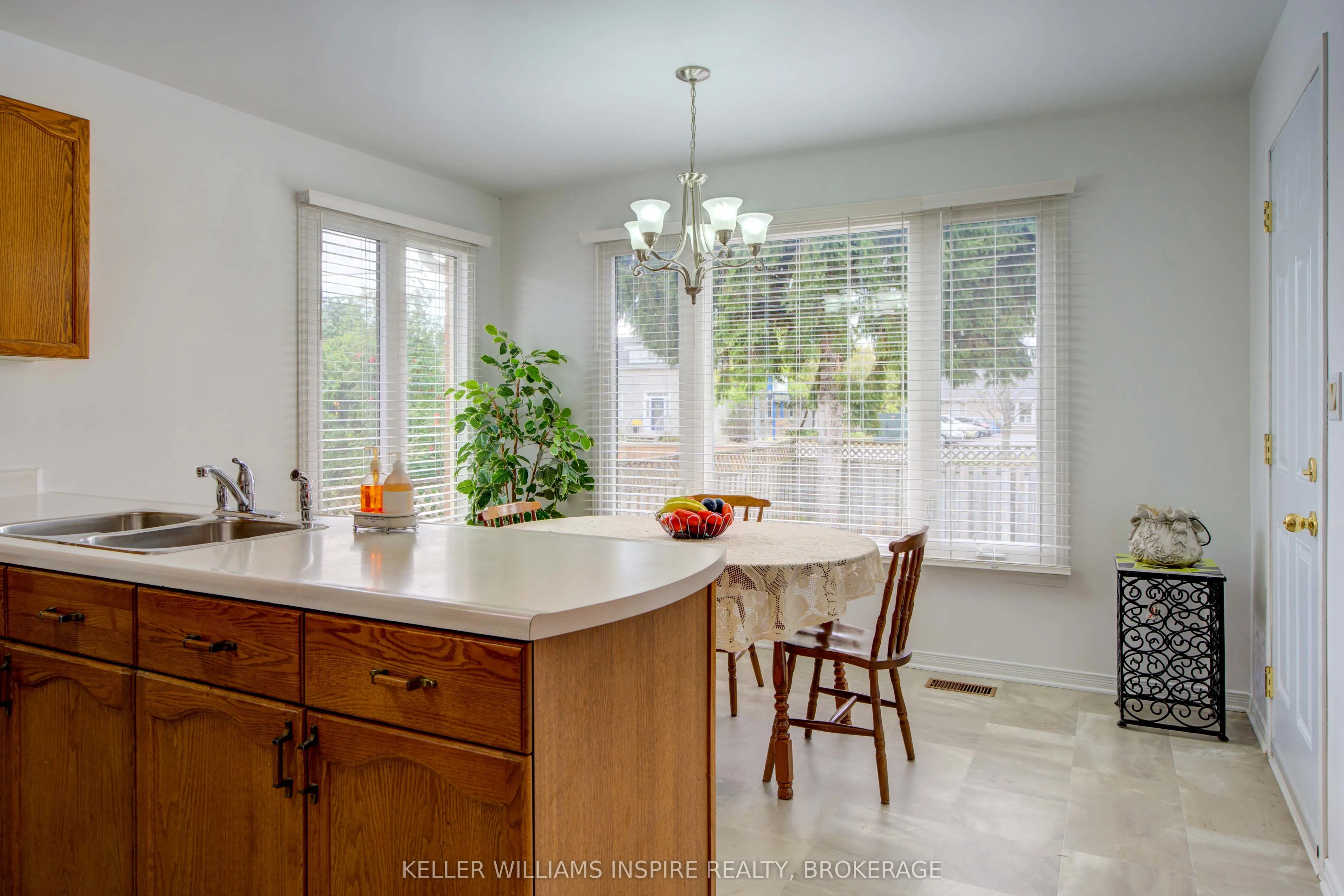 1056 Palmerston Crescent