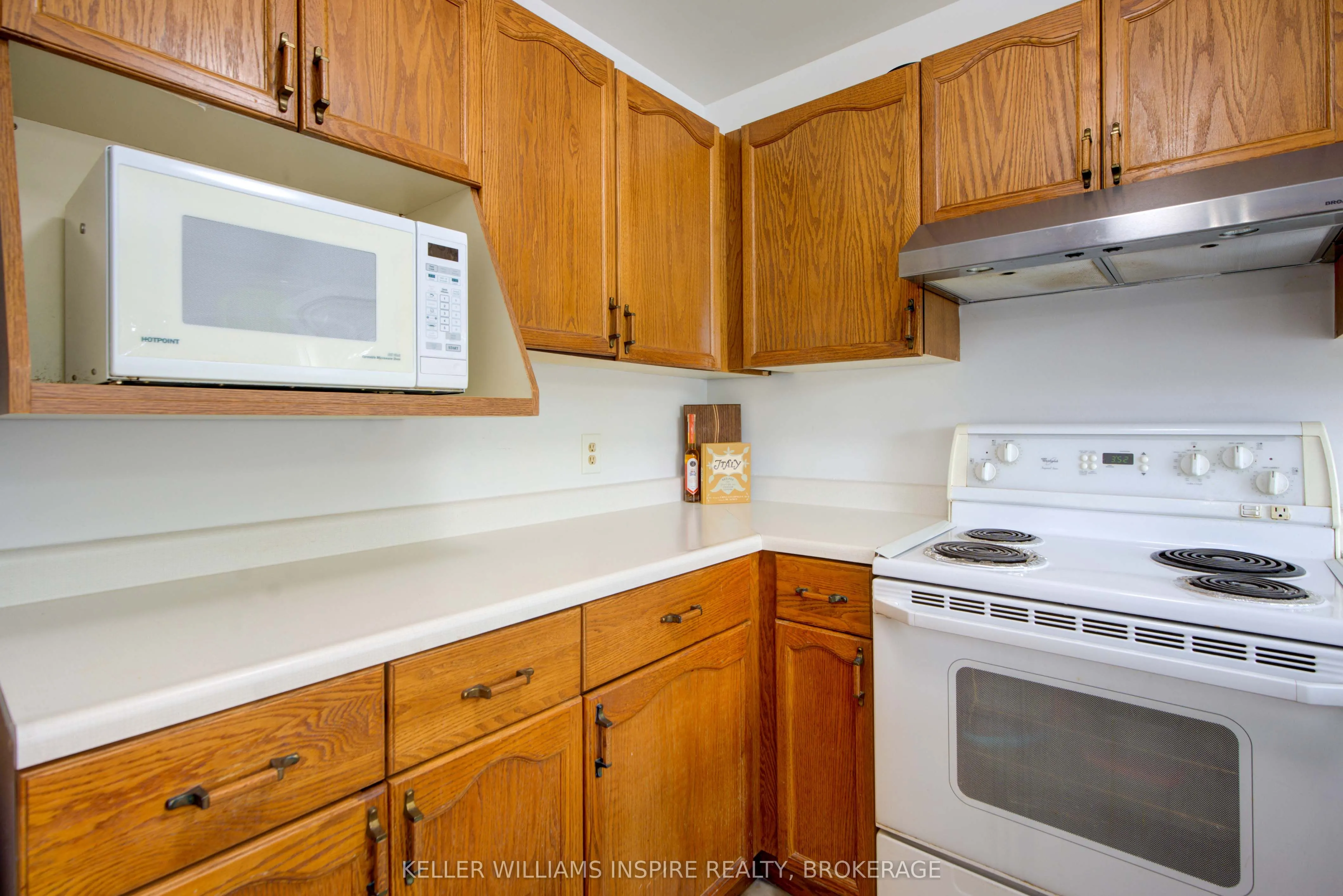 1056 Palmerston Crescent
