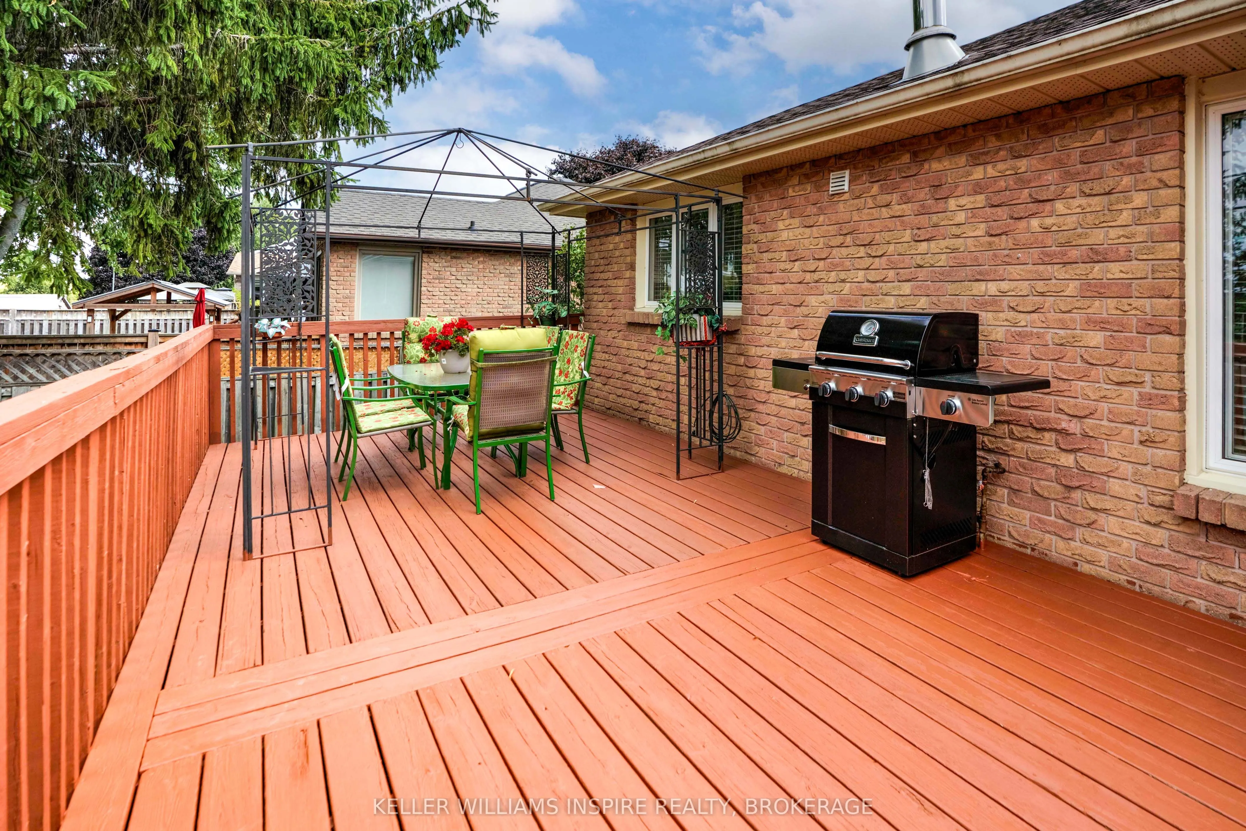 1056 Palmerston Crescent