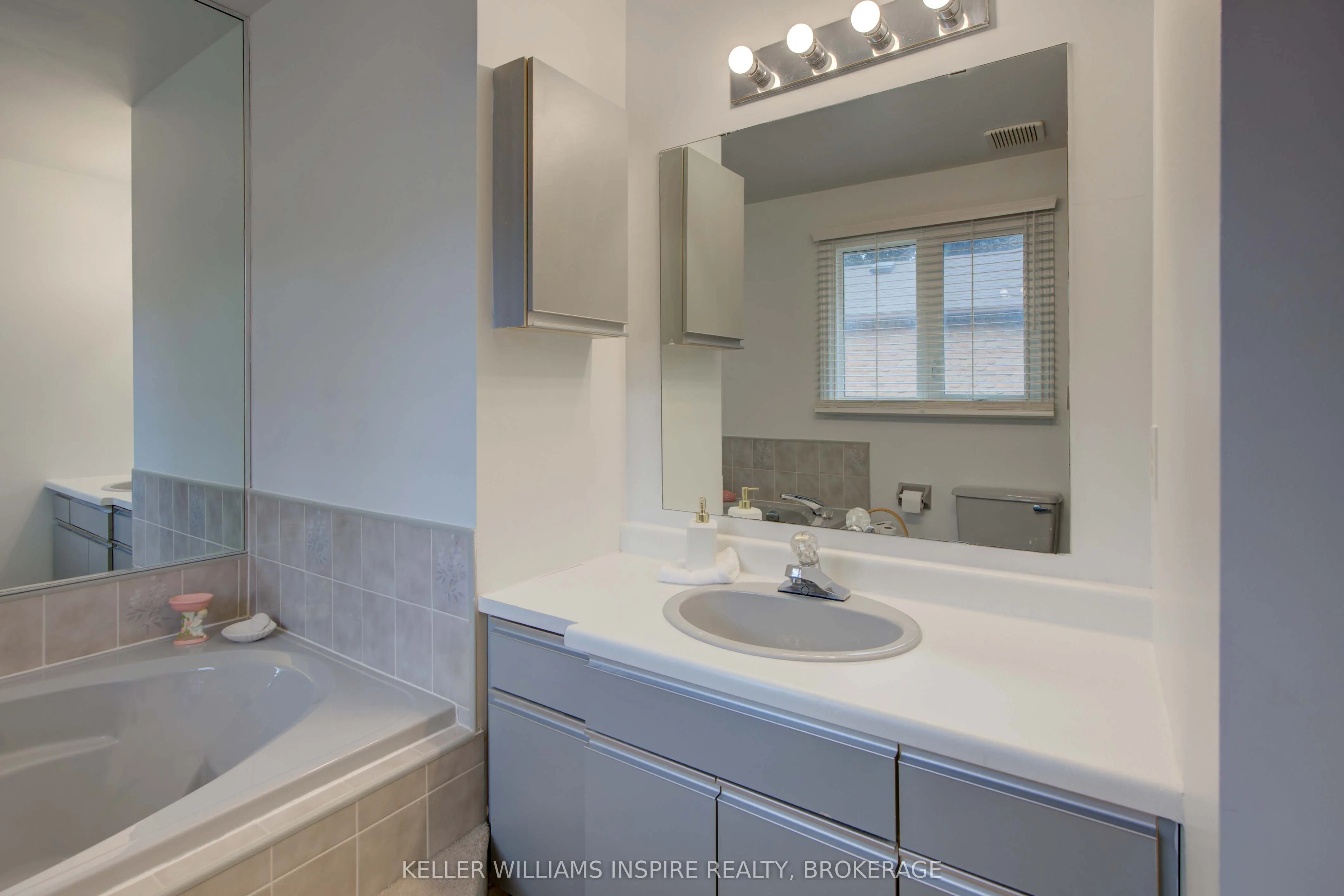 1056 Palmerston Crescent
