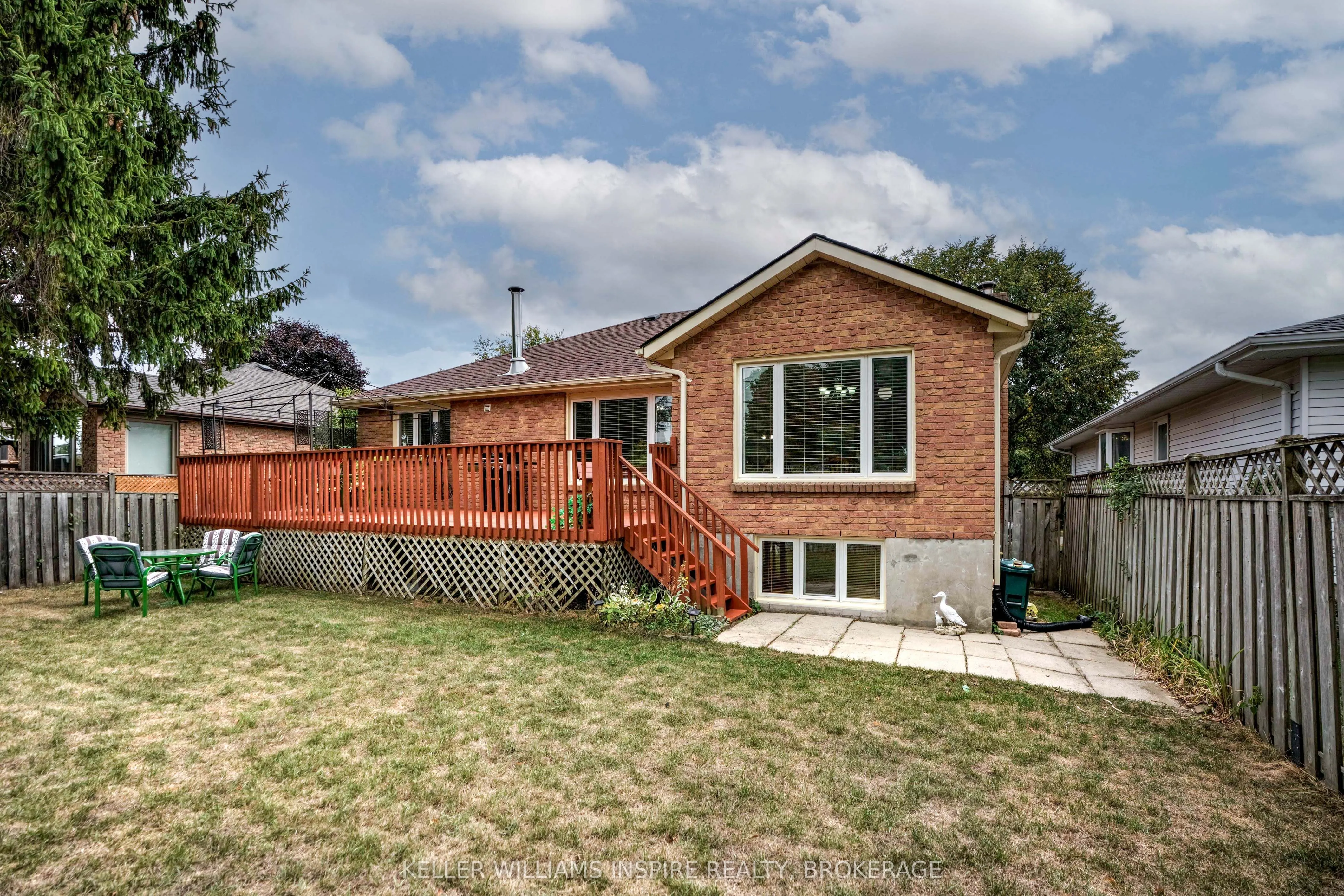 1056 Palmerston Crescent