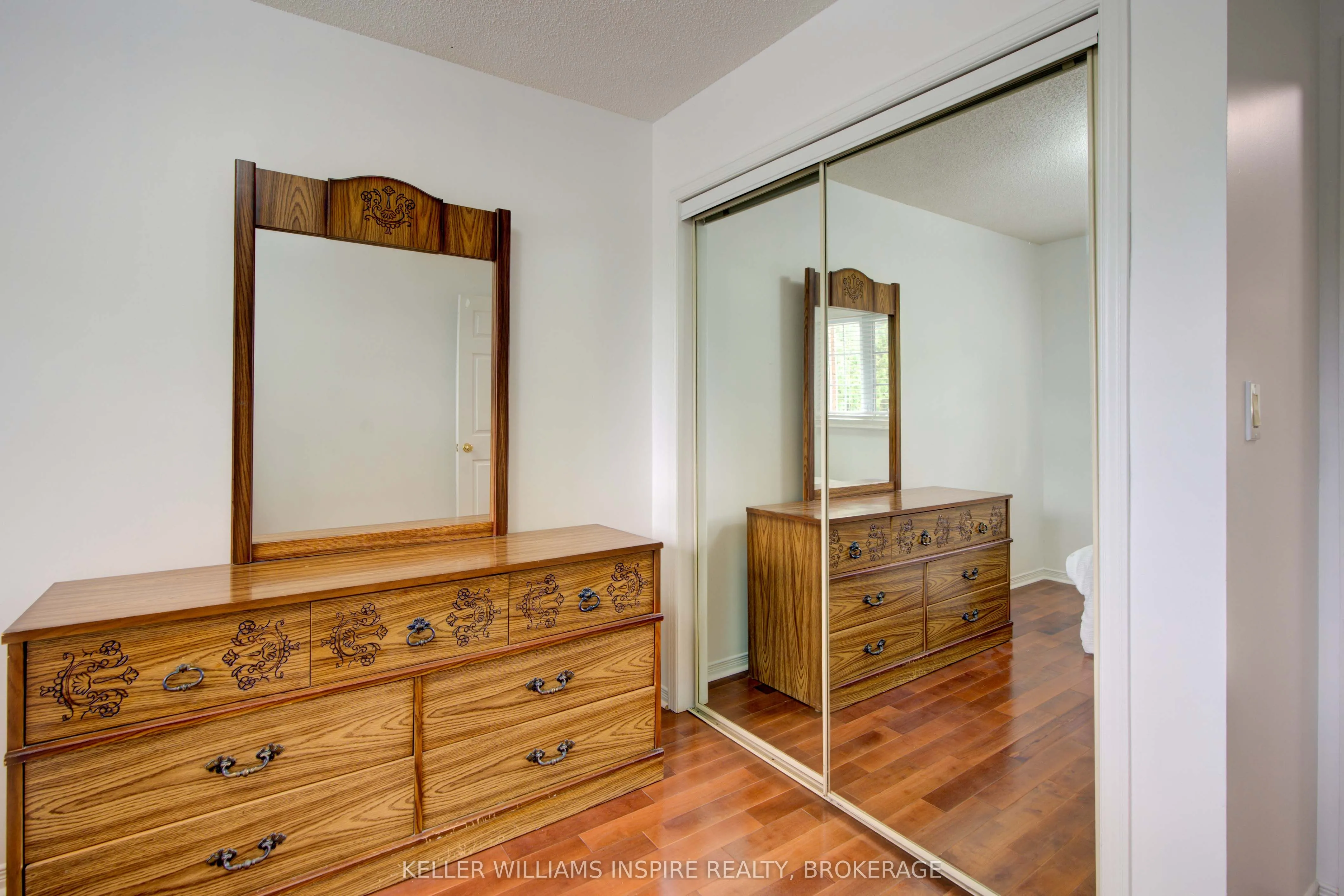 1056 Palmerston Crescent