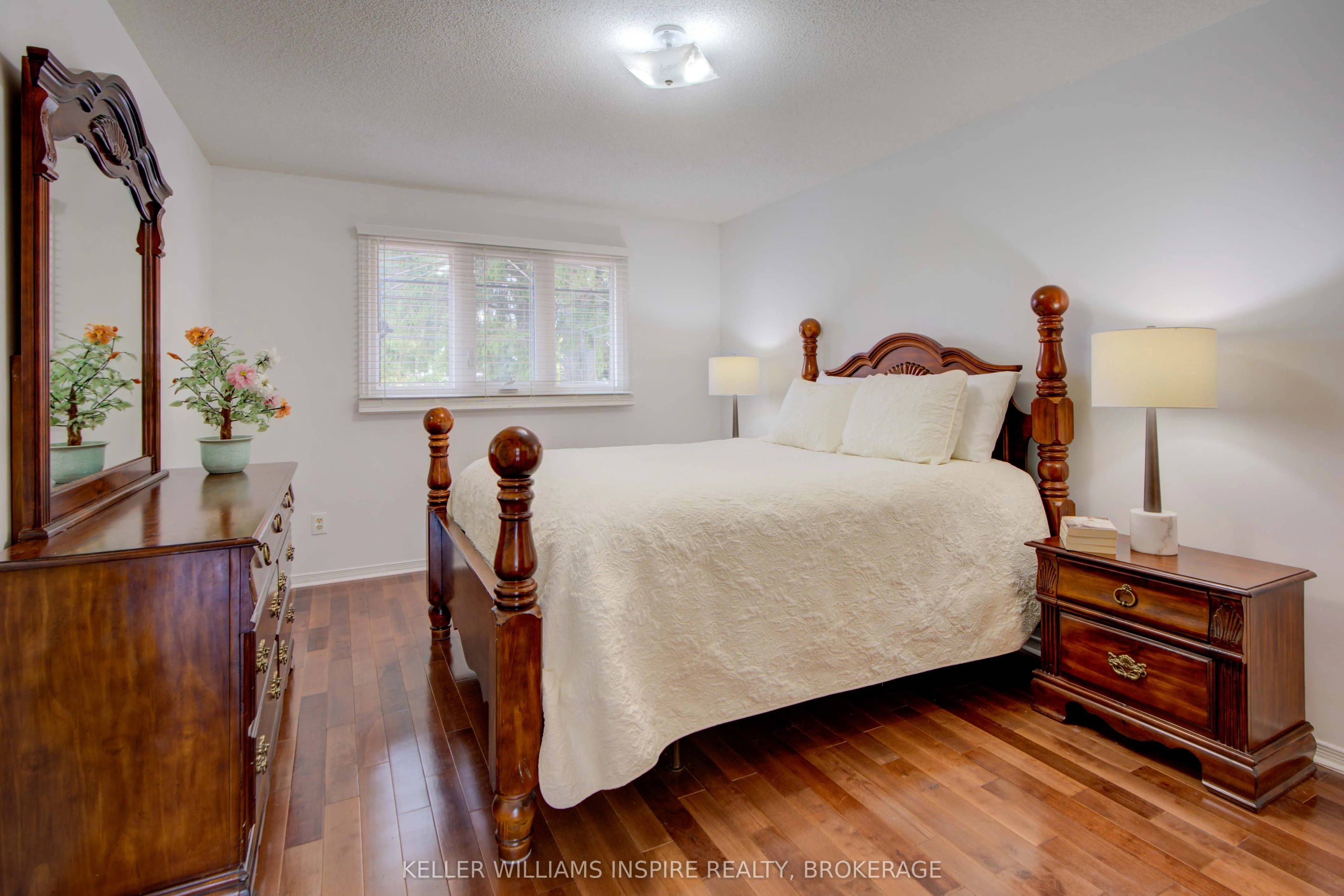 1056 Palmerston Crescent