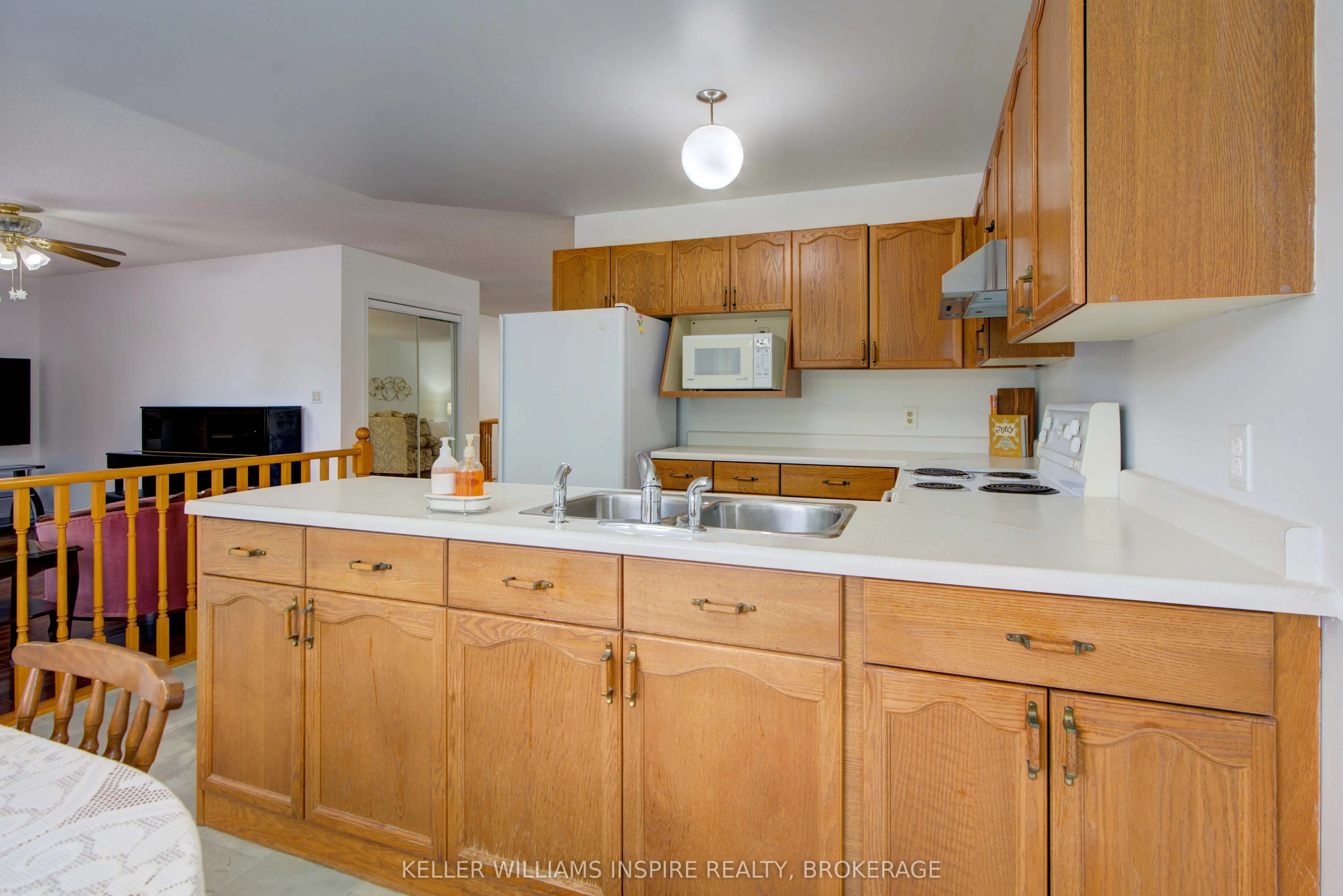 1056 Palmerston Crescent