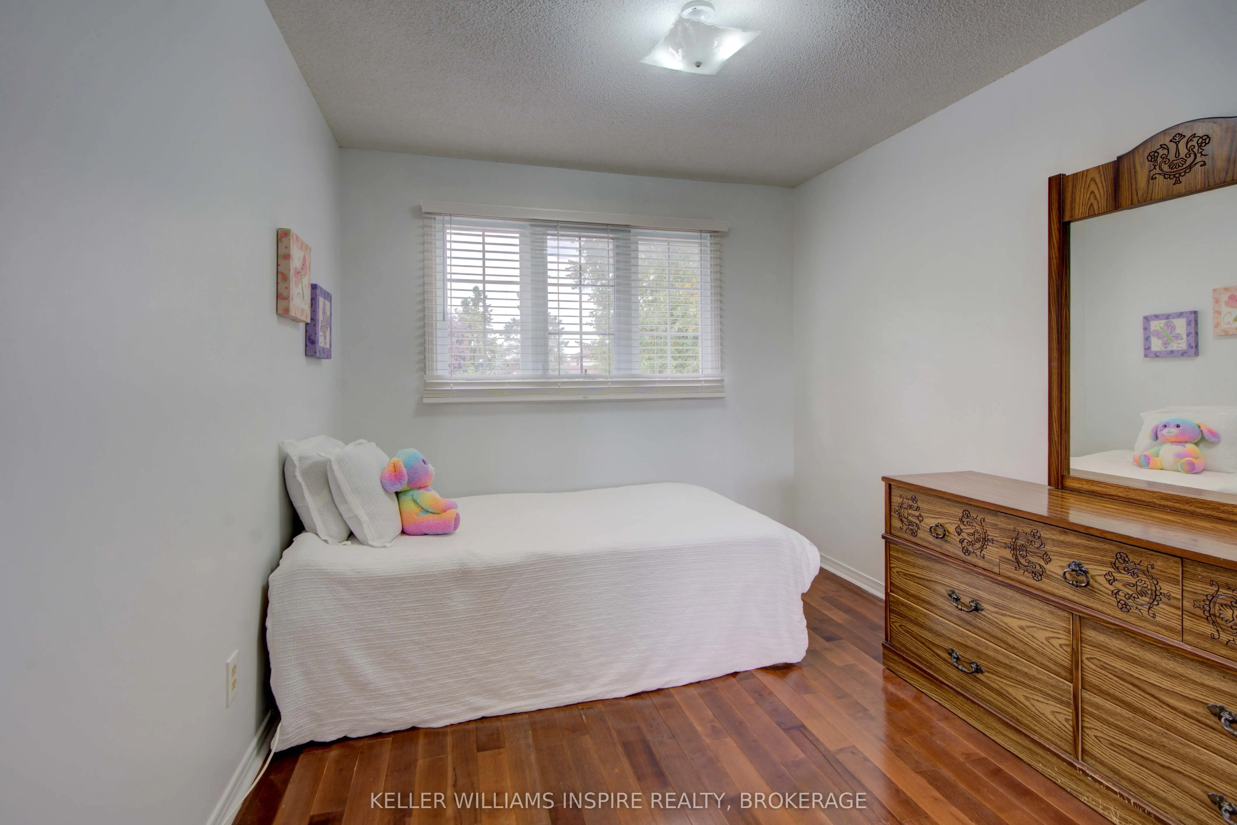 1056 Palmerston Crescent