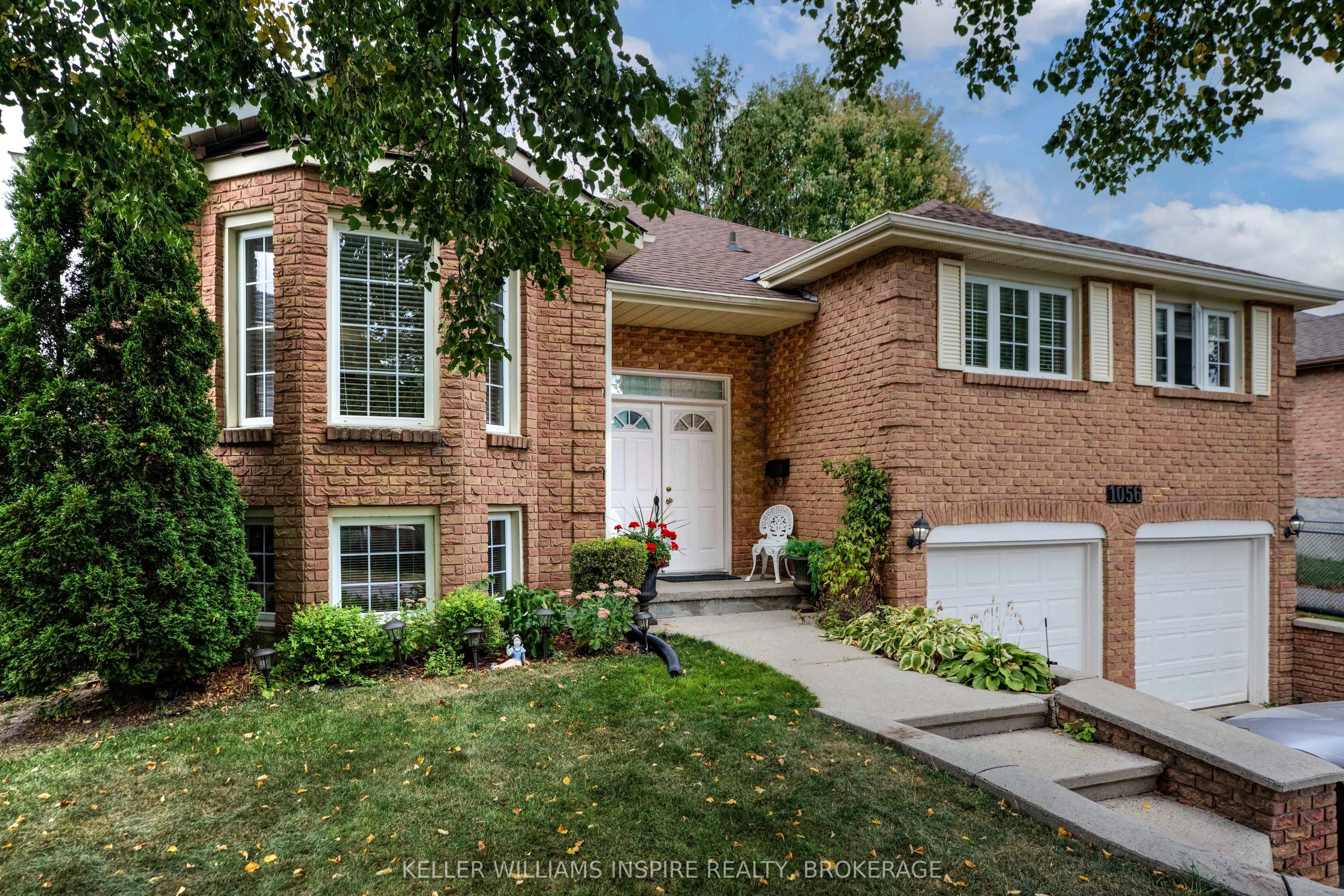 1056 Palmerston Crescent