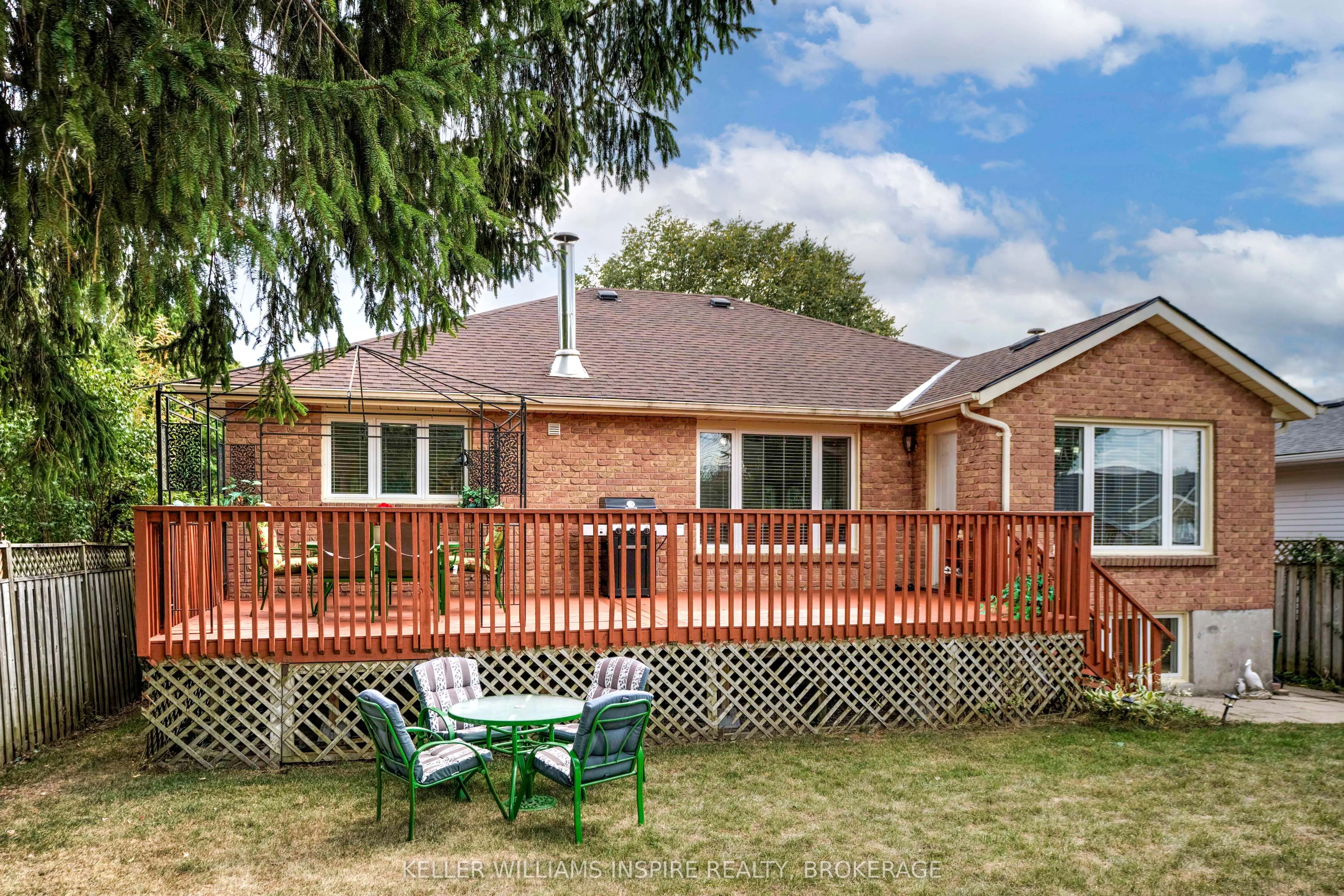 1056 Palmerston Crescent
