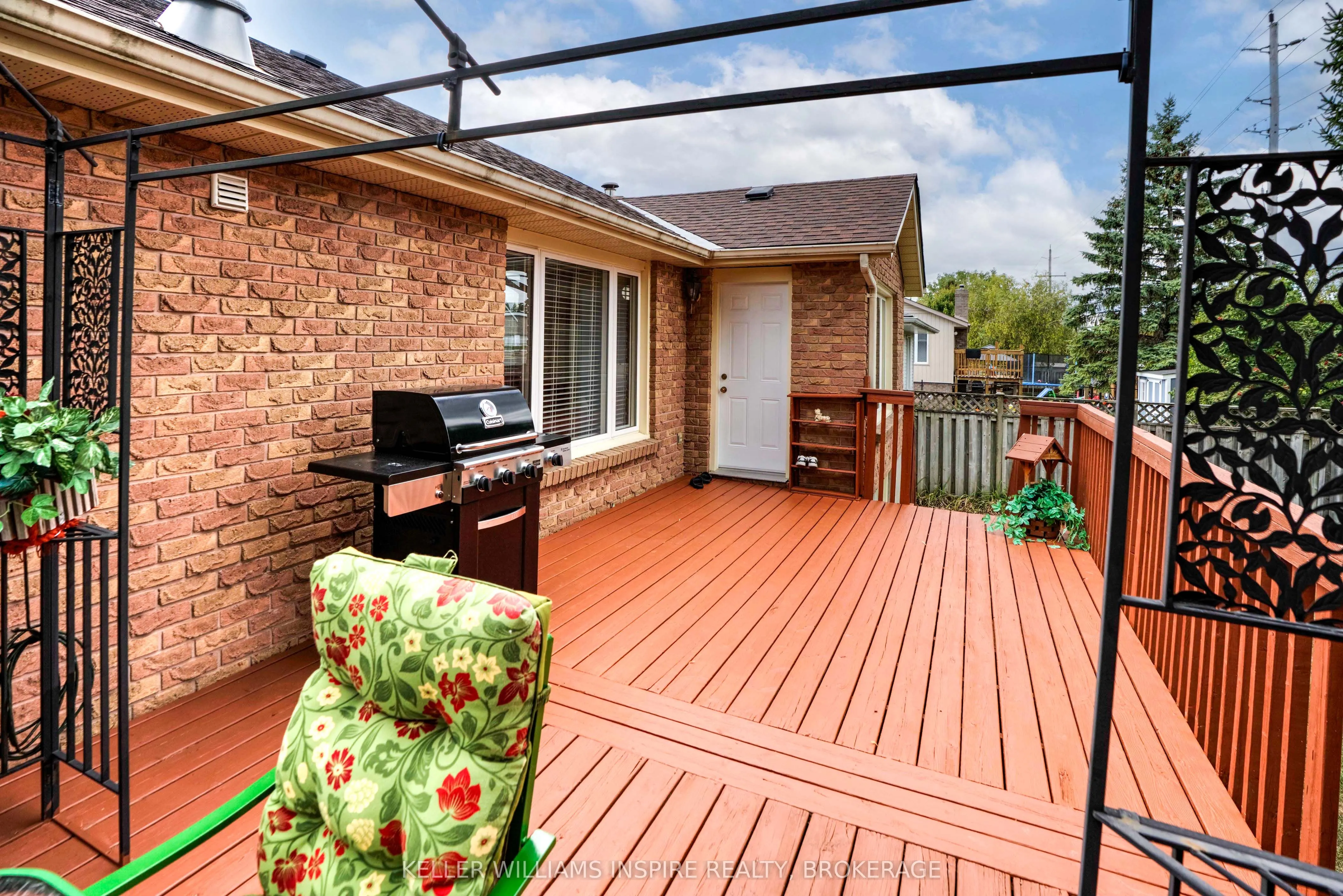 1056 Palmerston Crescent